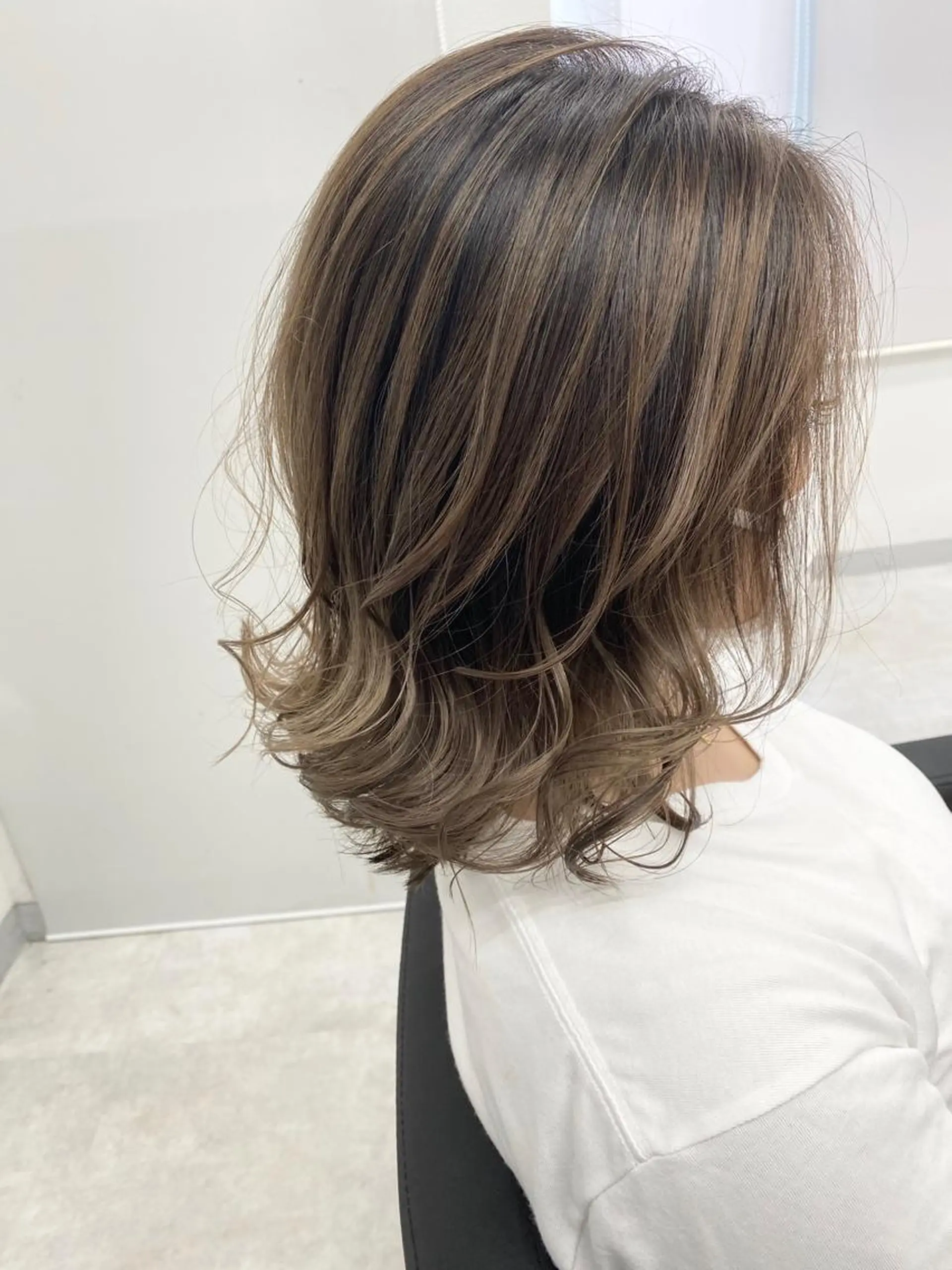ミディアム カット ヘアカラー トリートメント ミルクティーカラー 🌈店長クボのヘアスタイル