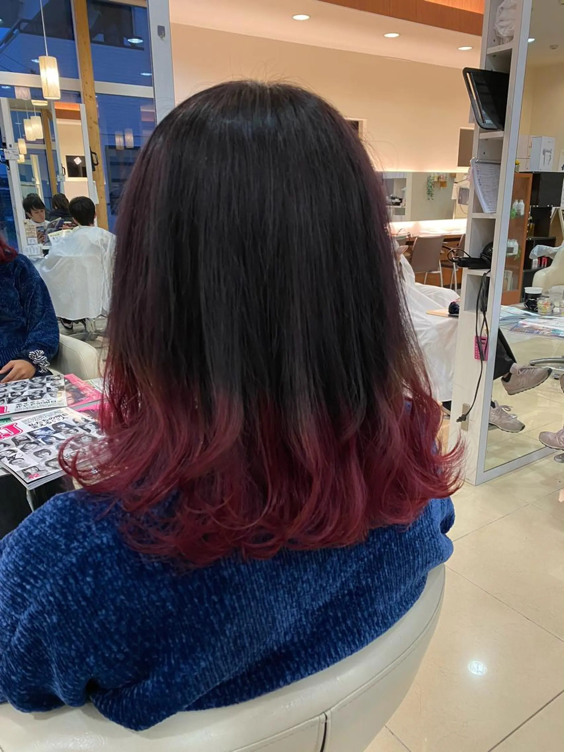 カラー 牧野 佳樹のヘアスタイル