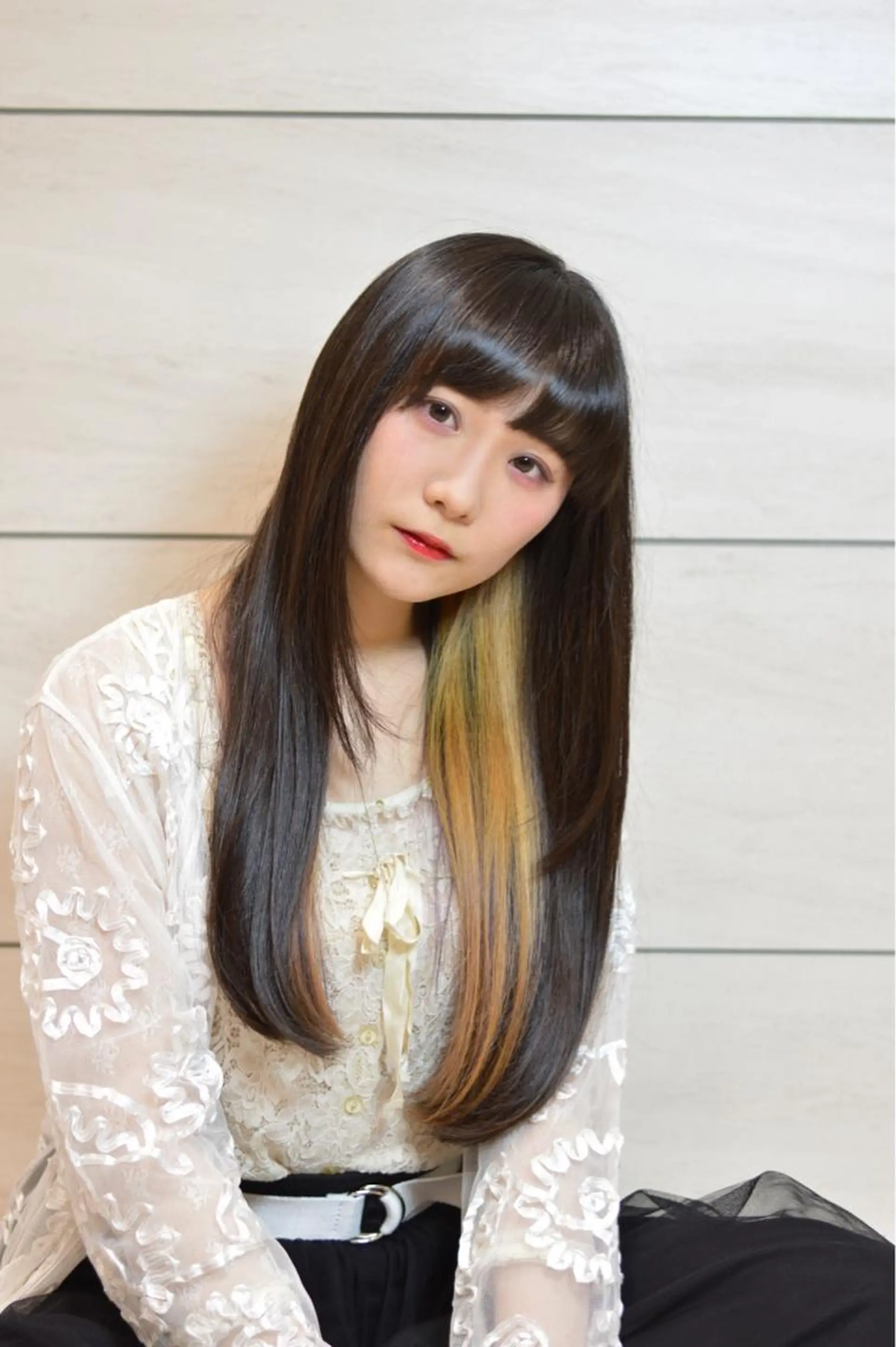 ロング カラー ブリーチ インナーカラー テラモト カズヨシのヘアスタイル