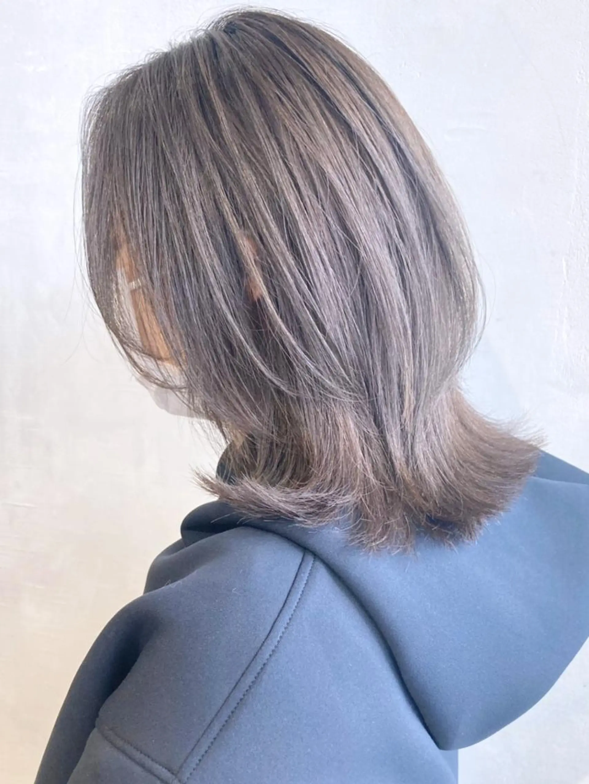 ミディアム カラー パーマ ヘアアレンジ グレージュ レイヤーカット ITbyALBUM 八王子店のヘアスタイル