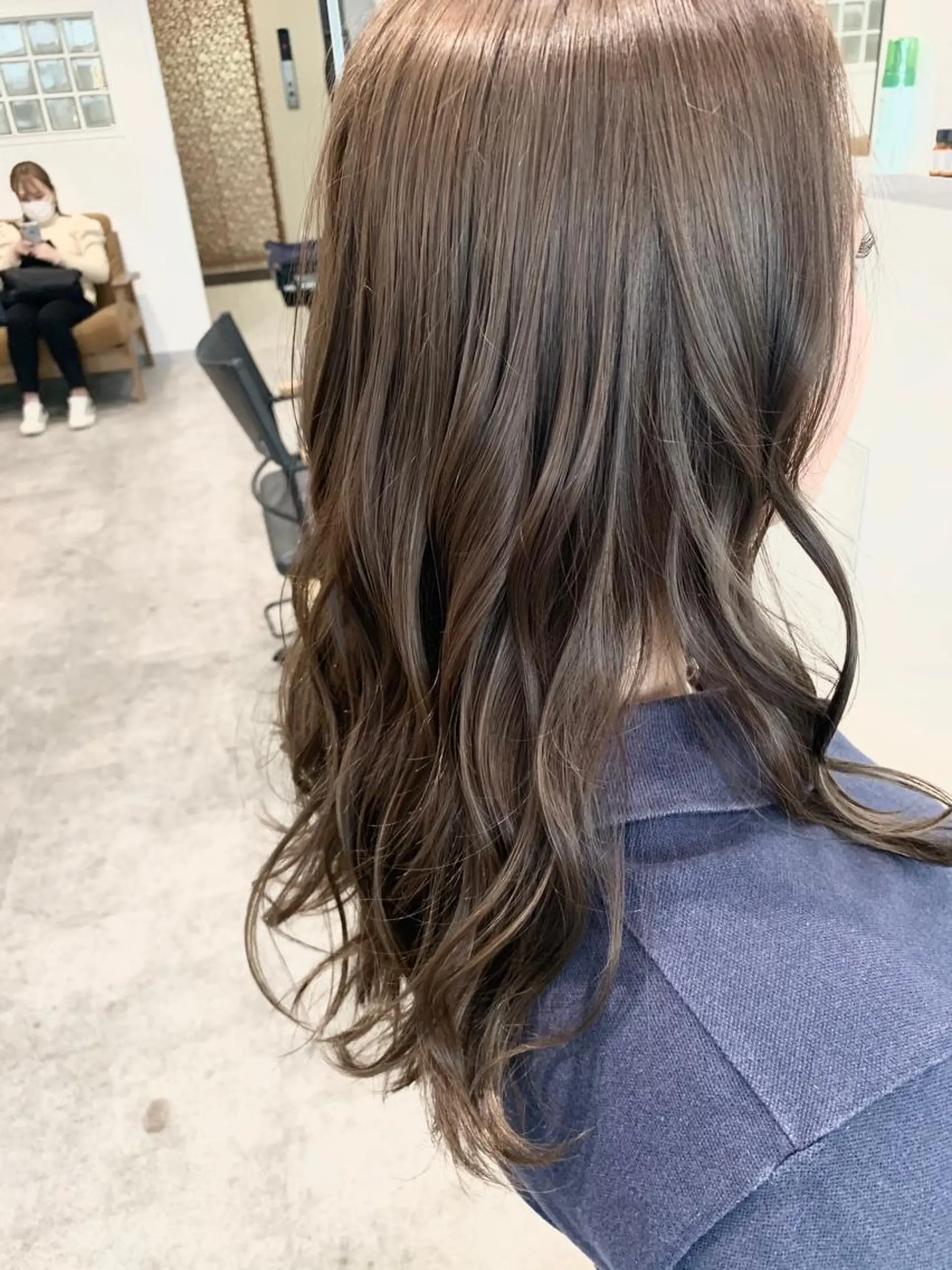 セミロング ヘアカラー 大人レイヤー ヨシミカズヤのヘアスタイル
