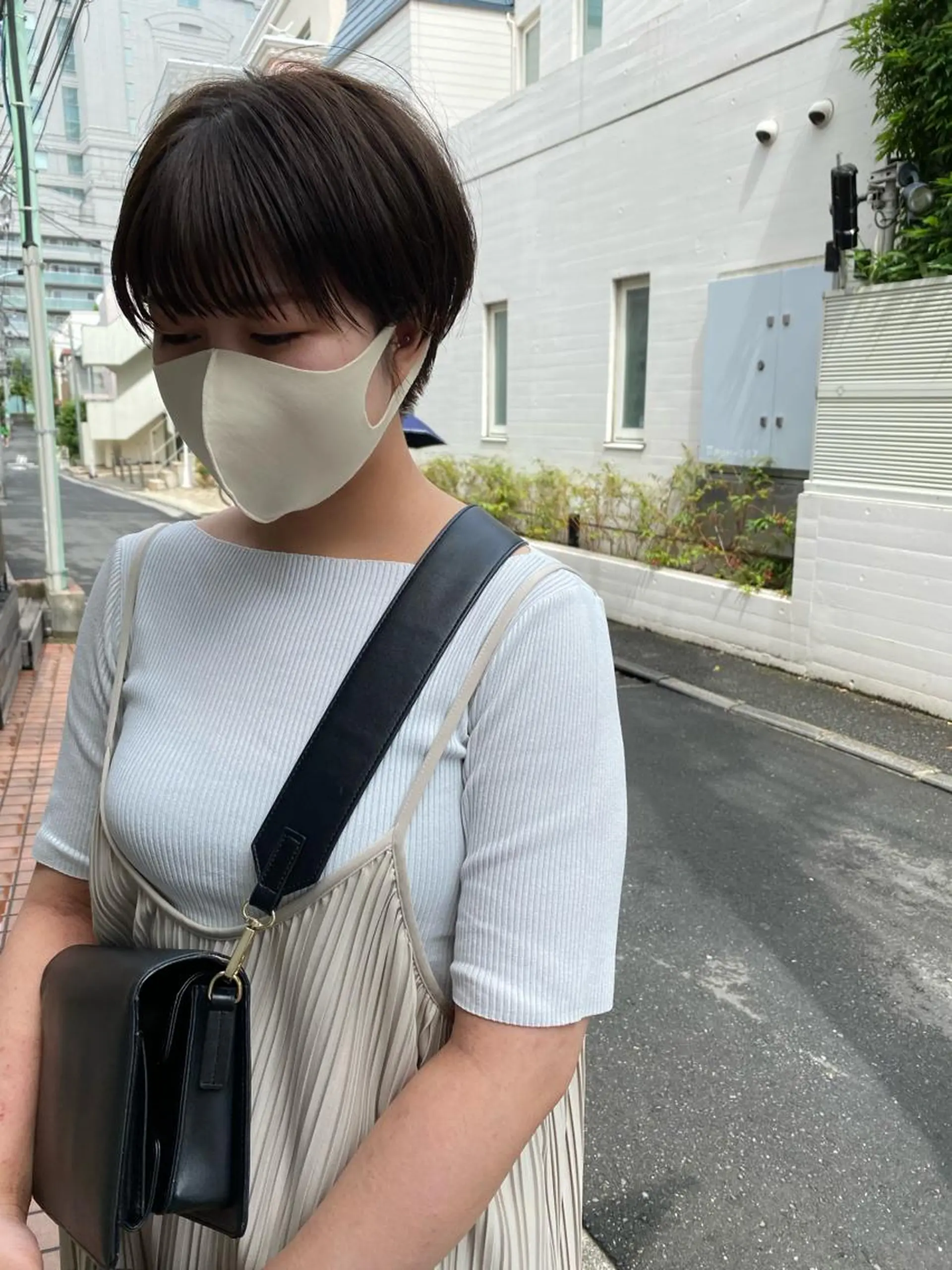 ショート カラー salowin三丁目所属・🟩ベージュ/ショー ト/ボブ🟩タカモリのヘアスタイル