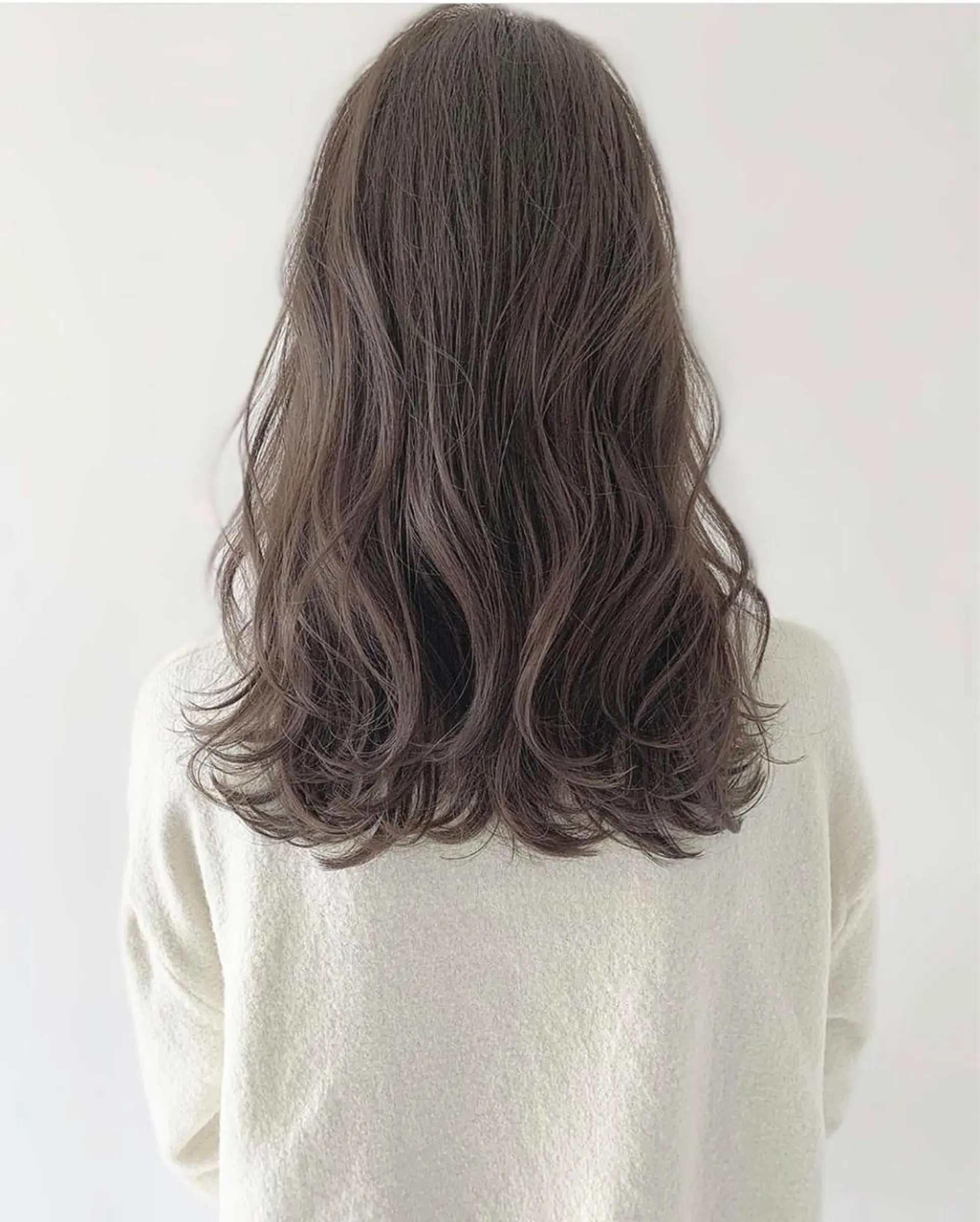 ミディアム 新田  祐樹のヘアスタイル