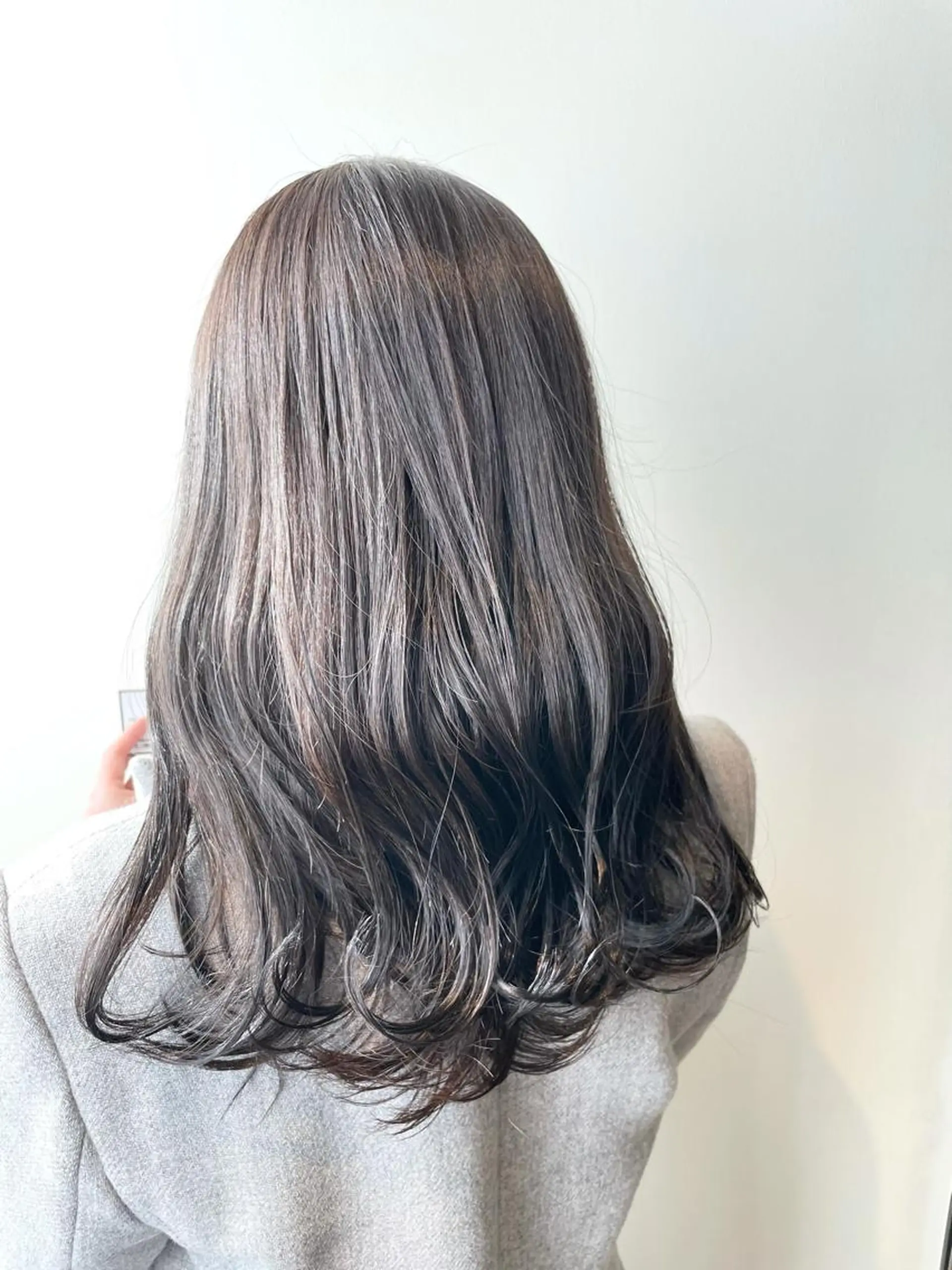 セミロング カラー グレージュ シアーグレージュ レイヤー/艶カラー 🫧守利のヘアスタイル