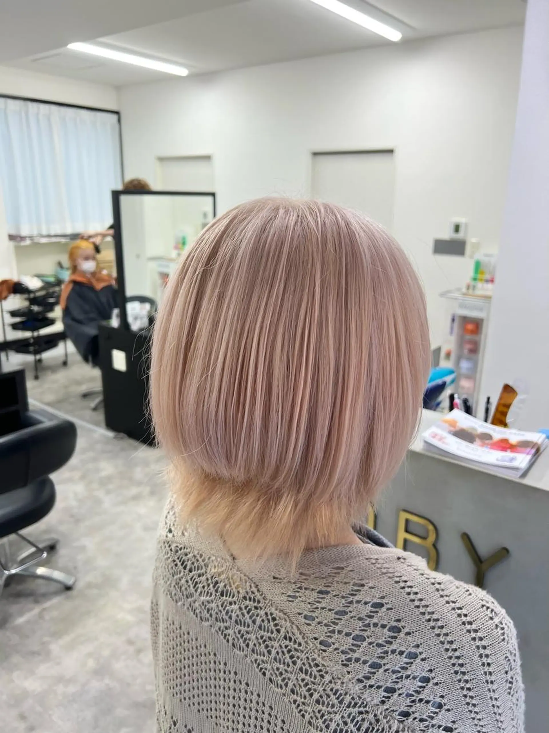 カラー ベージュカラー ブロンド ブロンドベージュ LOBY所属・LOBY トモヤのヘアスタイル