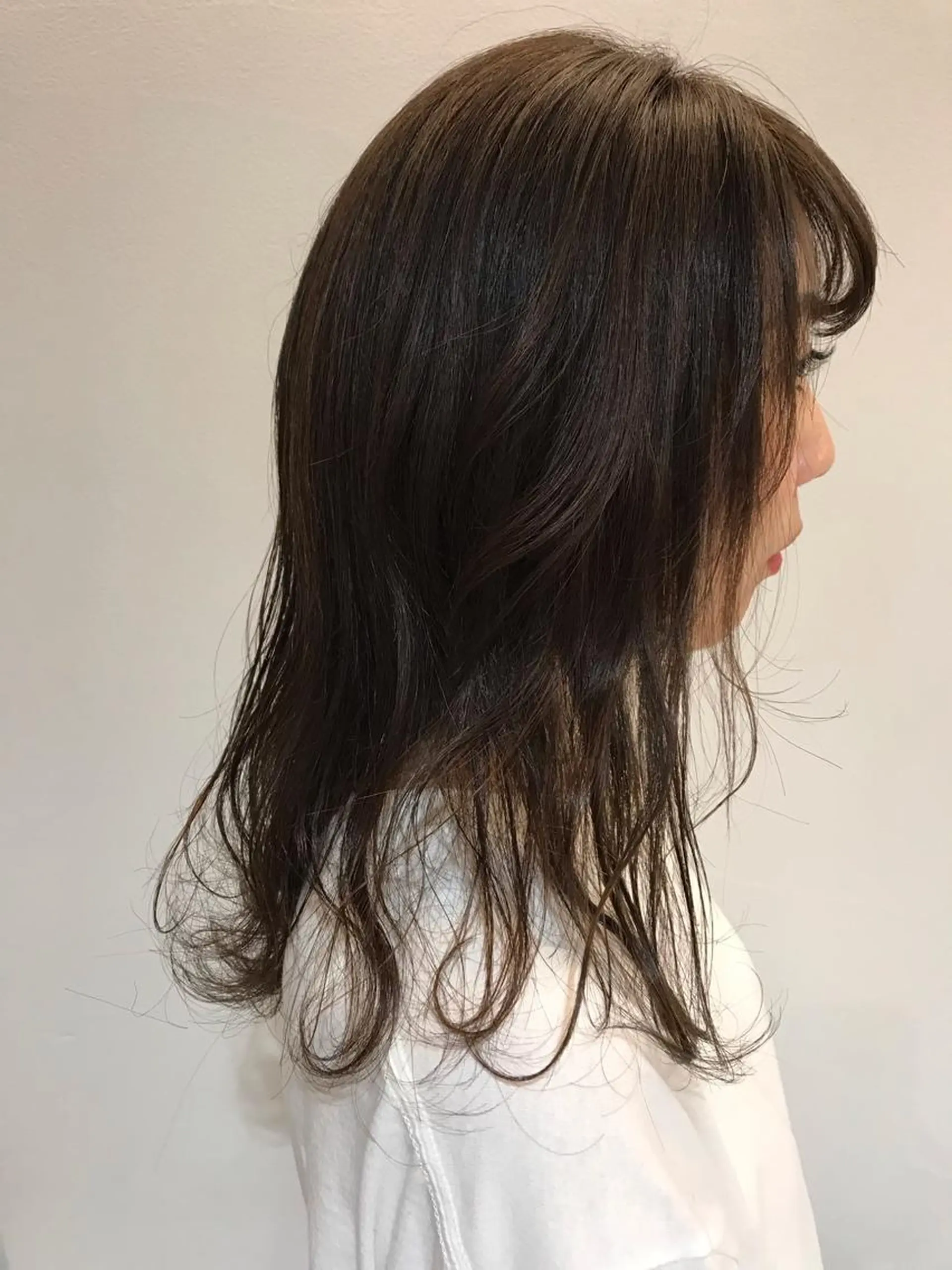 セミロング アッシュ 河田 海陽のヘアスタイル