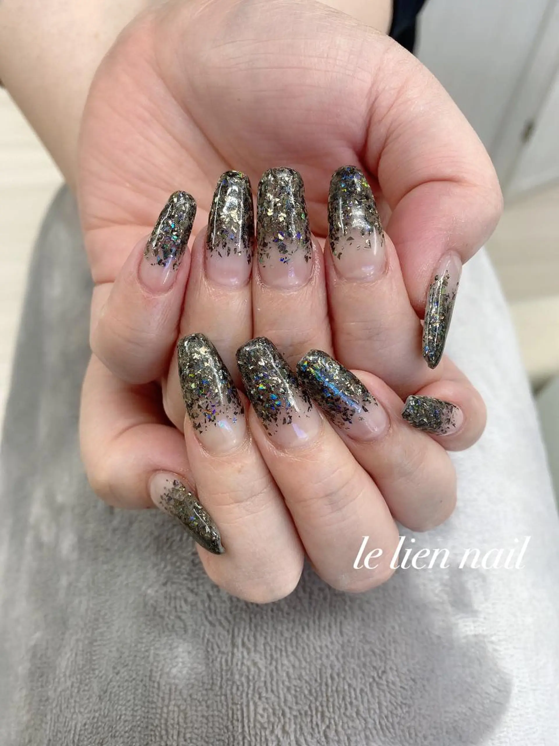 ネイル グラデーション ホログラムネイル キラキラネイル ラメ(グリッター) ラメグラデーション ハンドネイル le lien nailのネイルデザイン