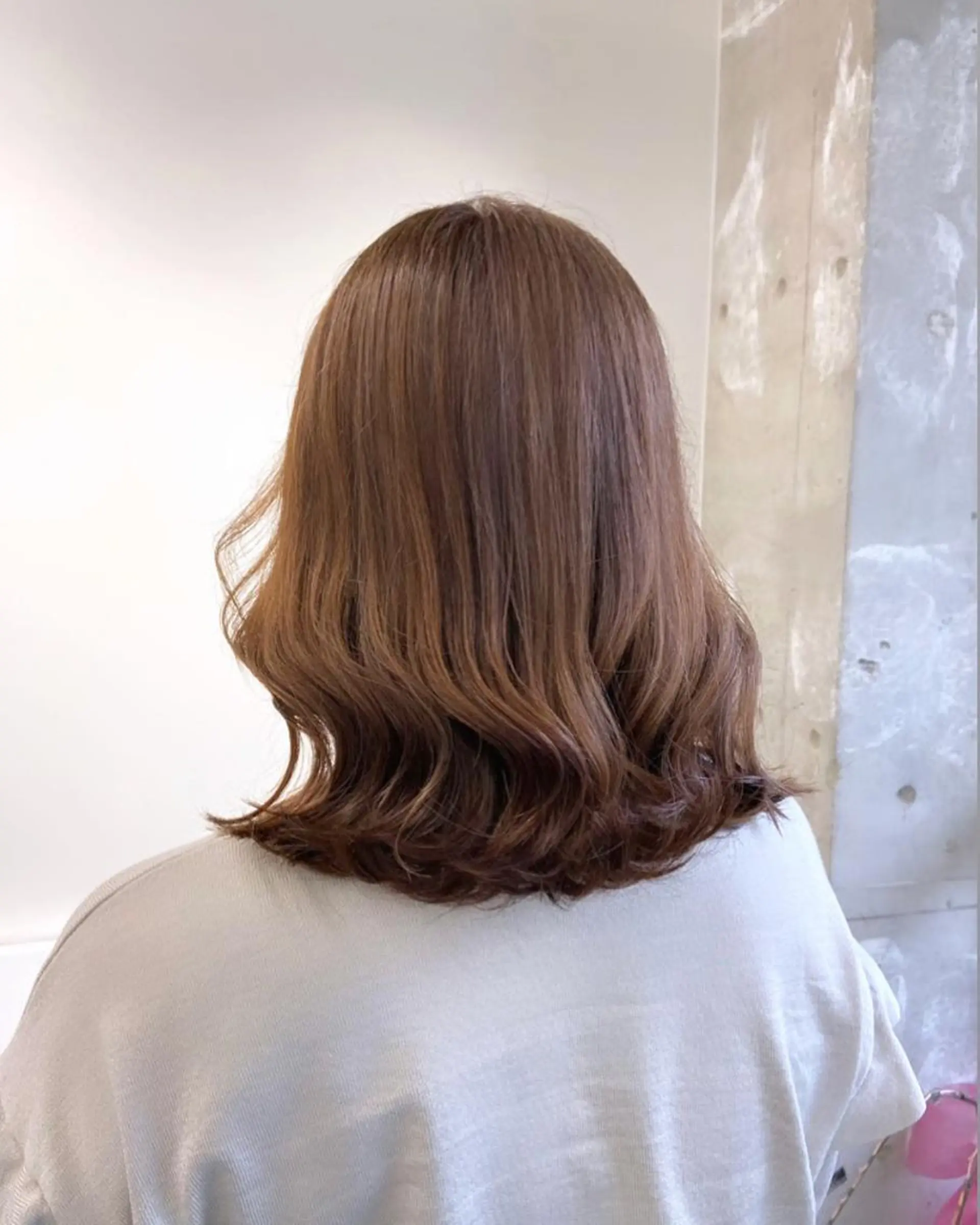 ミディアム カラー ベージュカラー カット ヘアカラー 髪質改善特化newi ‎🤍amaneのヘアスタイル