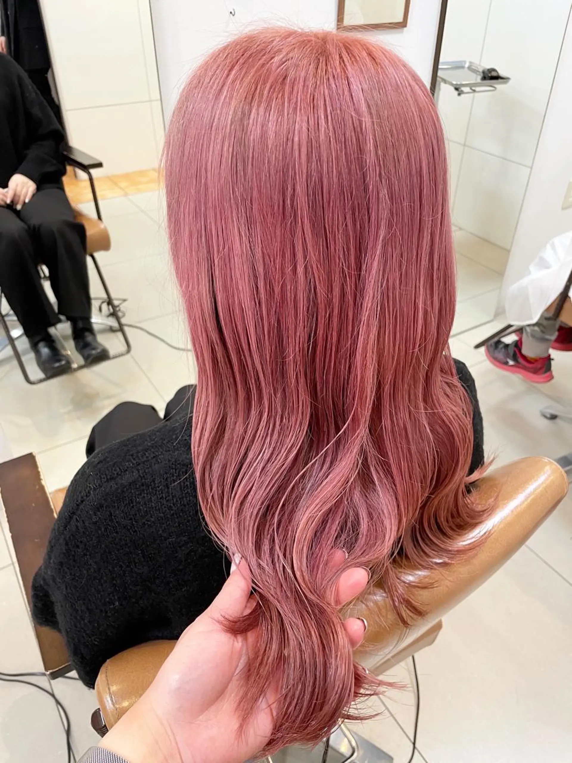 ロング カラー ピンクカラー SOYON なんば店所属・水島 真彩のヘアスタイル