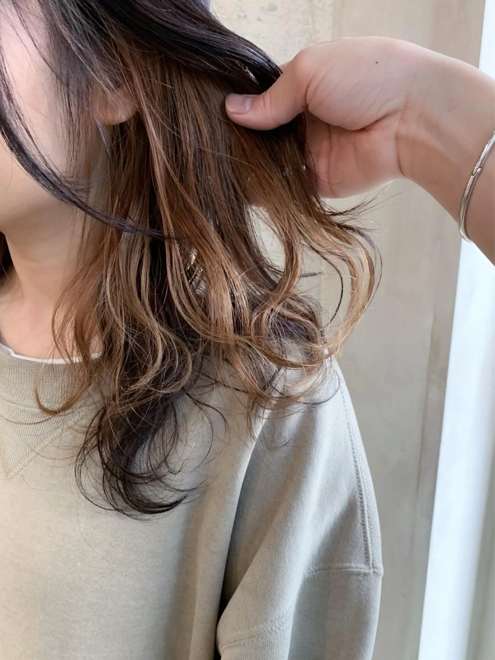 ミディアム カラー ベージュカラー イヤリングカラー ヘアカラー トリートメント 透明感カラーが 得意です！NAOKIのヘアスタイル