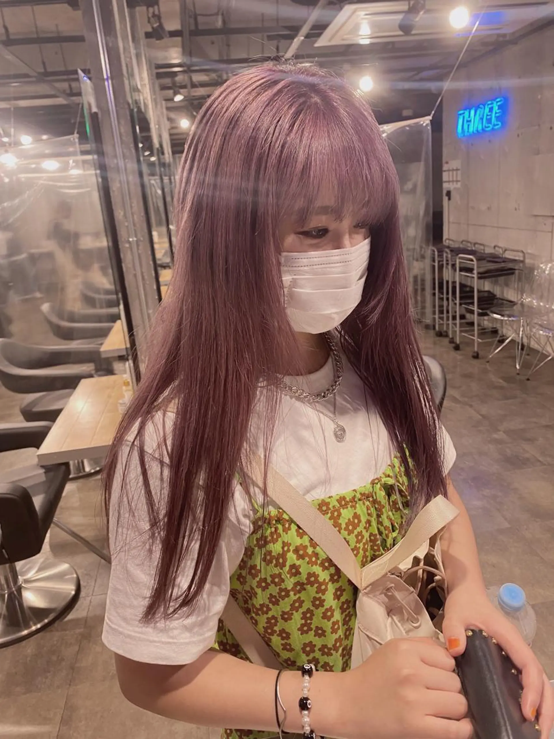ロング ピンクラベンダー ヘアカラー 韓国ヘア暗髪 ダブルカラーメンズ可のヘアスタイル