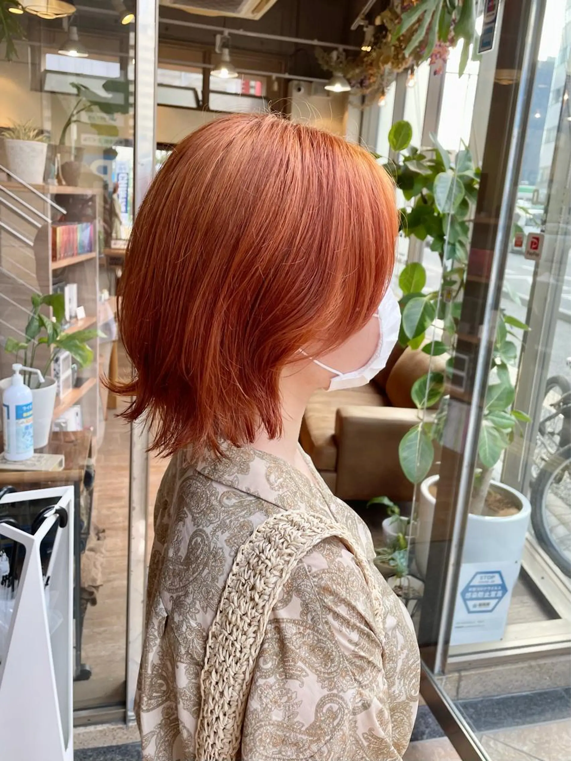 ショート カラー オレンジ くびれヘア カット ヘアカラー トリートメント ショート/レイヤー/ ボブ/縮毛矯正のヘアスタイル