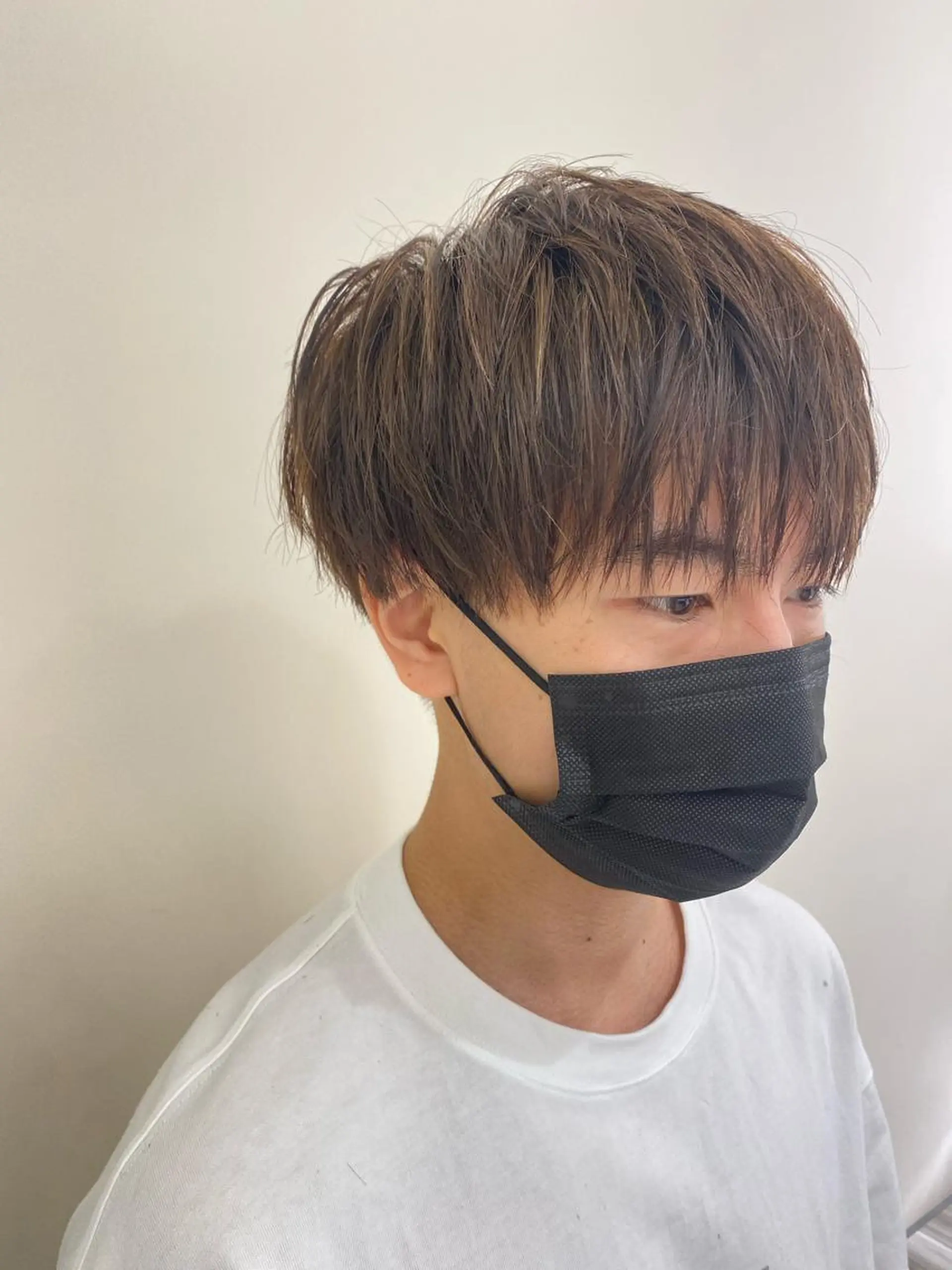 ショート メンズ カット プレイングカラー🤍 細めハイライトのヘアスタイル