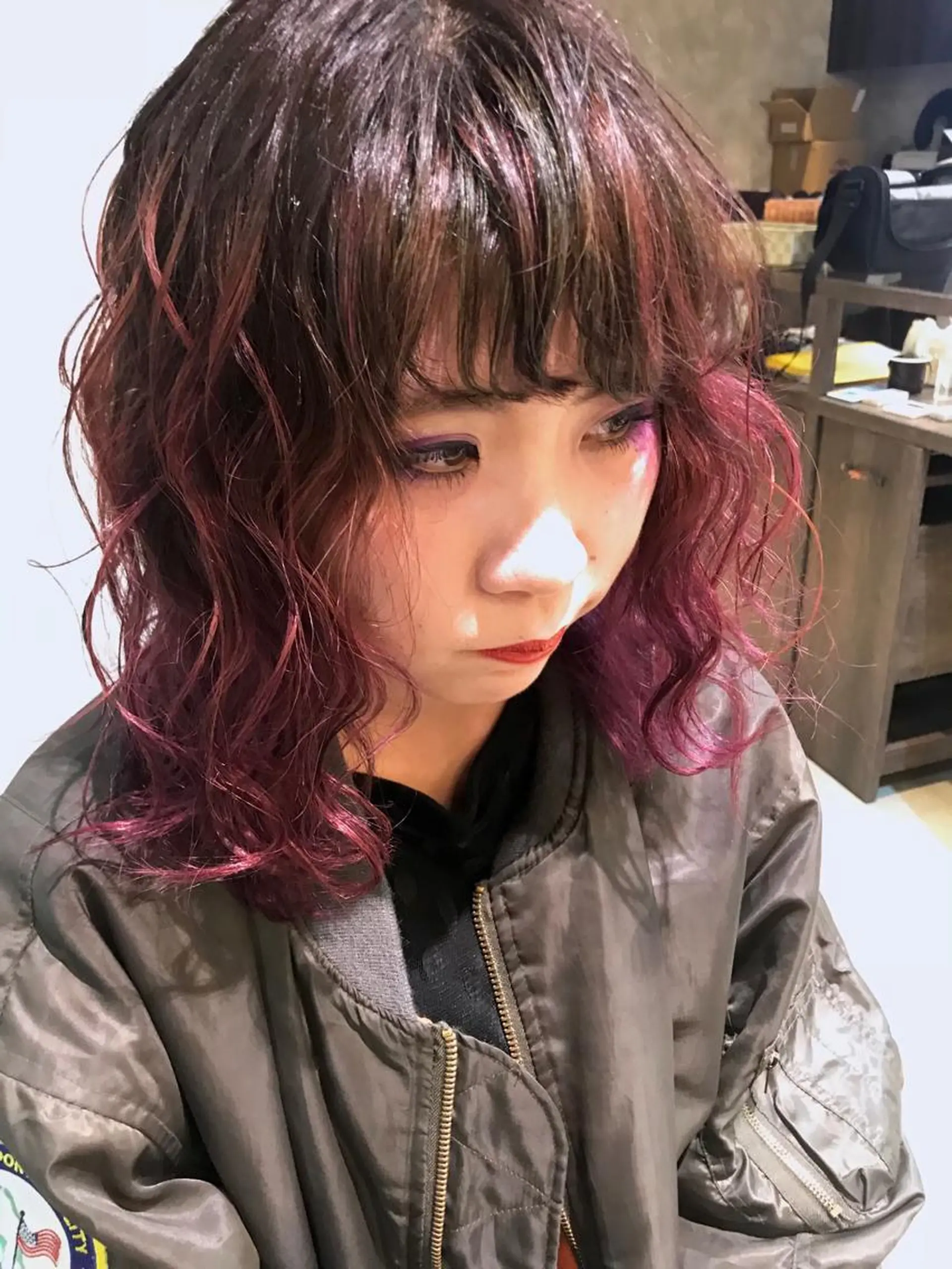 ミディアム カラー バレイヤージュ ピンクカラー ピンクパープル パープルカラー レイヤーカット 松村 崇弘のヘアスタイル