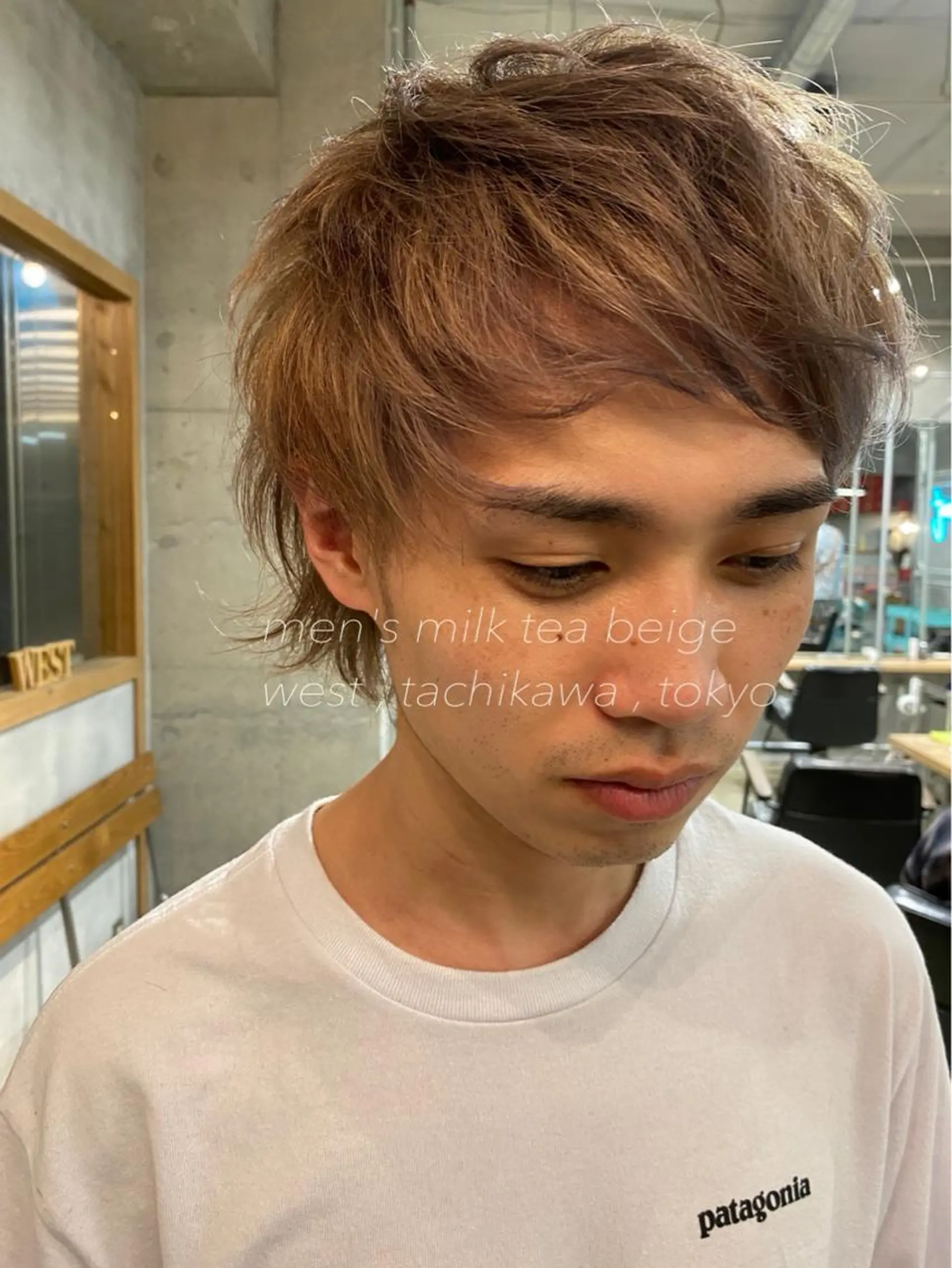 ショート カラー メンズ メンズハイトーン 学生（メンズ向け） メンズウルフカット ベージュカラー ハイトーンカラー 竹嶌 健吾のヘアスタイル