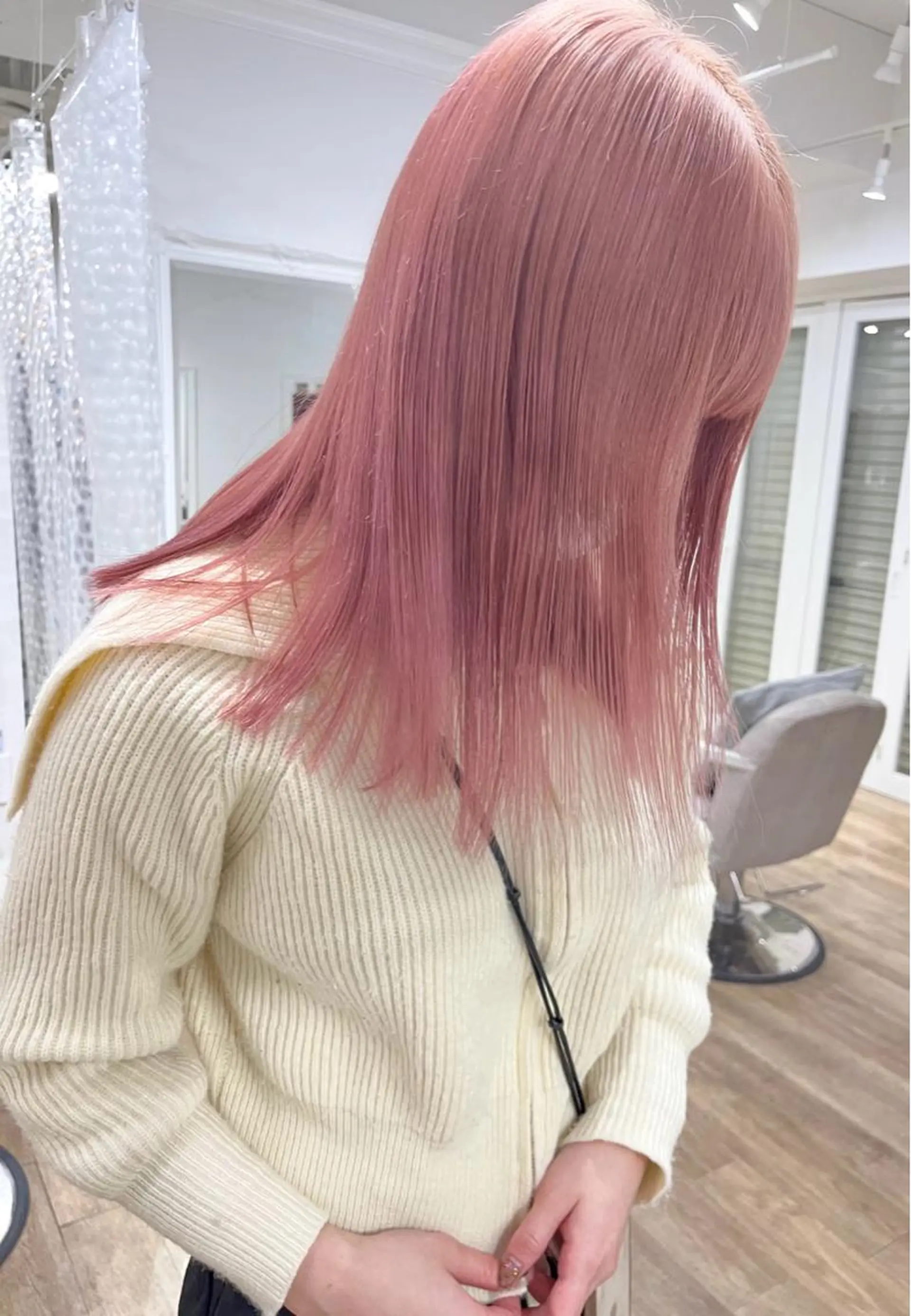 カラー KAYLEE ayanoのヘアスタイル
