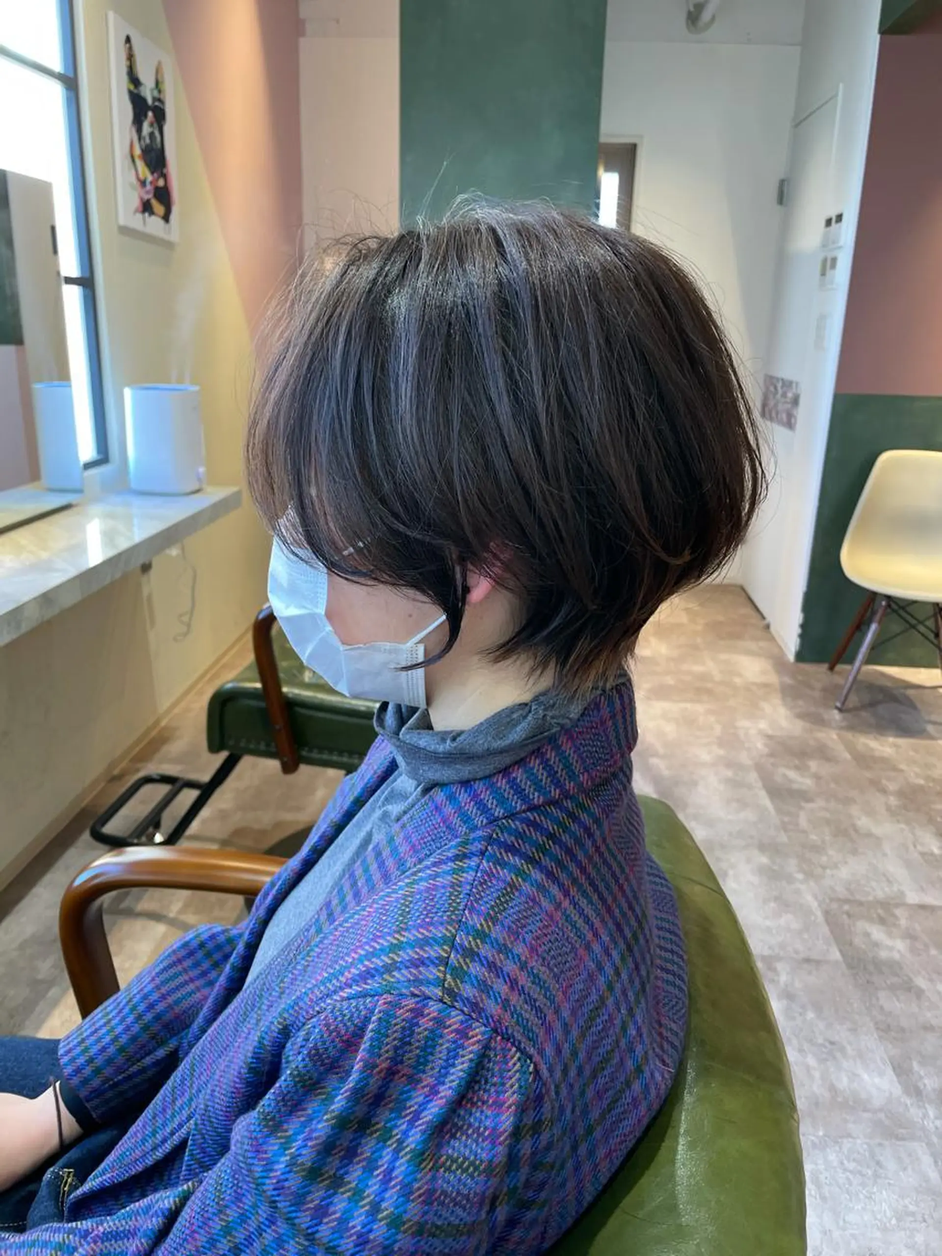 ショート esse大阪茶屋町店所属・レイヤーカット 新井田陽寿のヘアスタイル