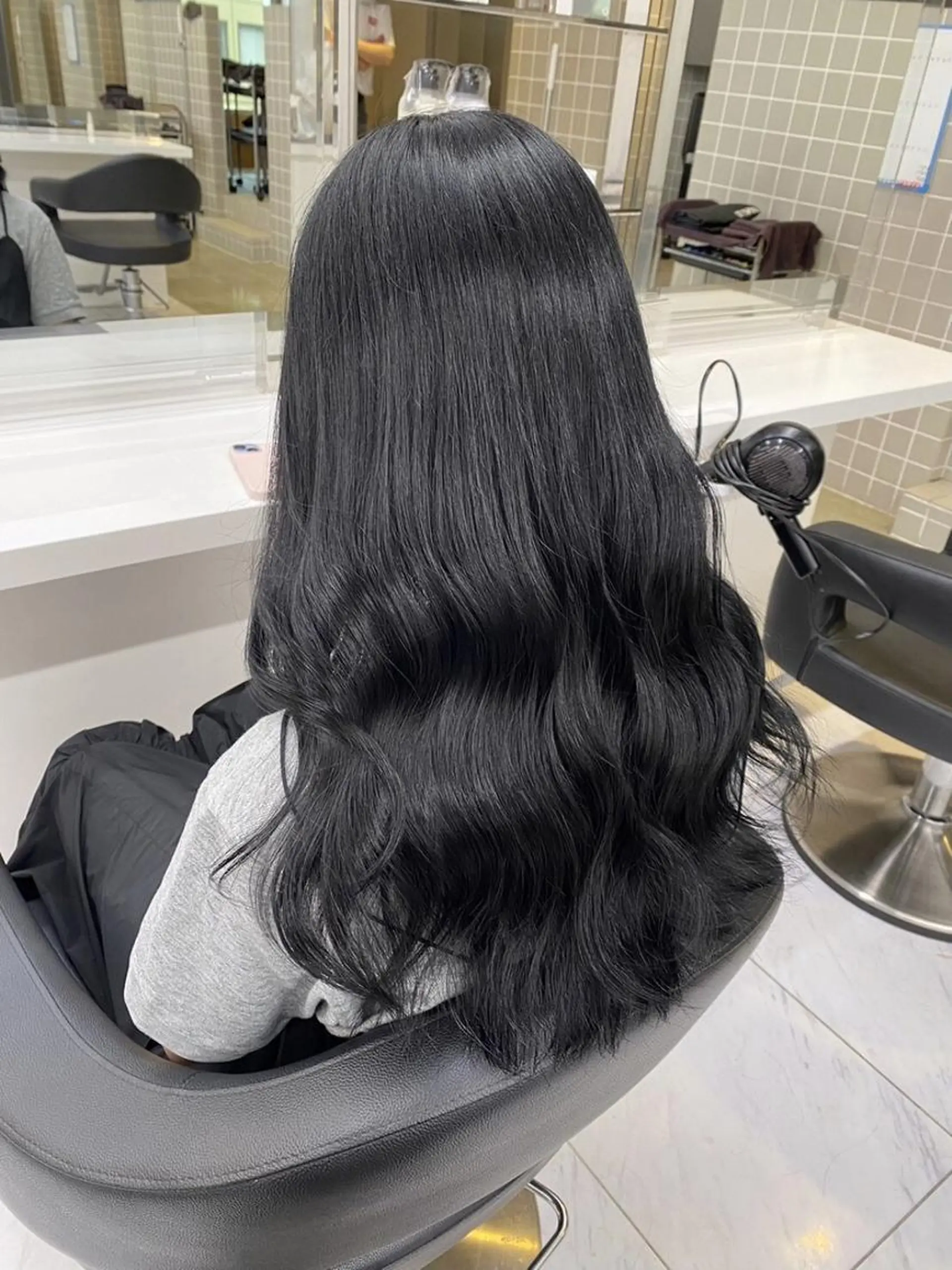 カラー 暗め🩶寒色🩶 お洒落に✨/円香のヘアスタイル