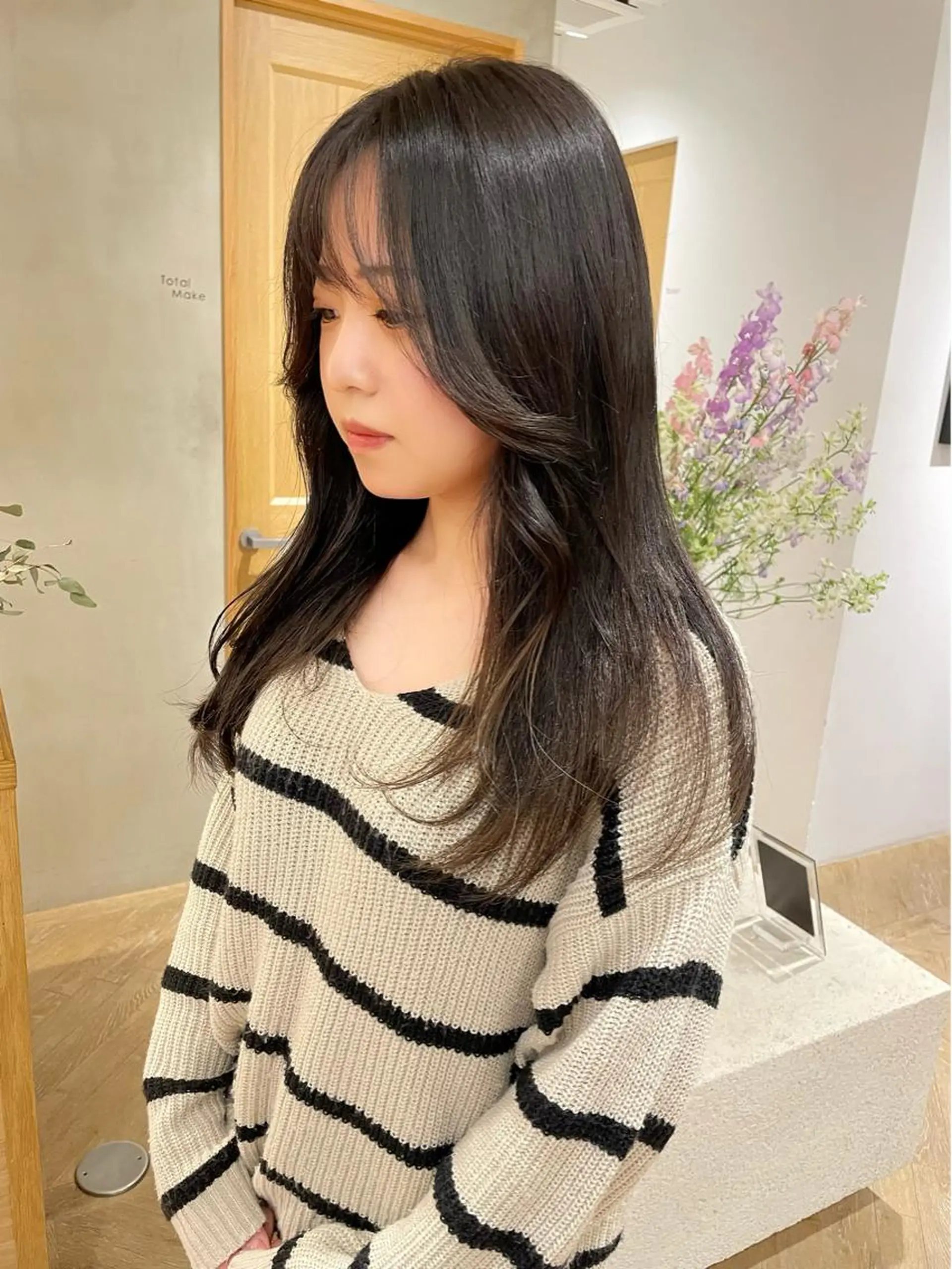 ロング カラー ベージュカラー ロング LOREN/ miuのヘアスタイル