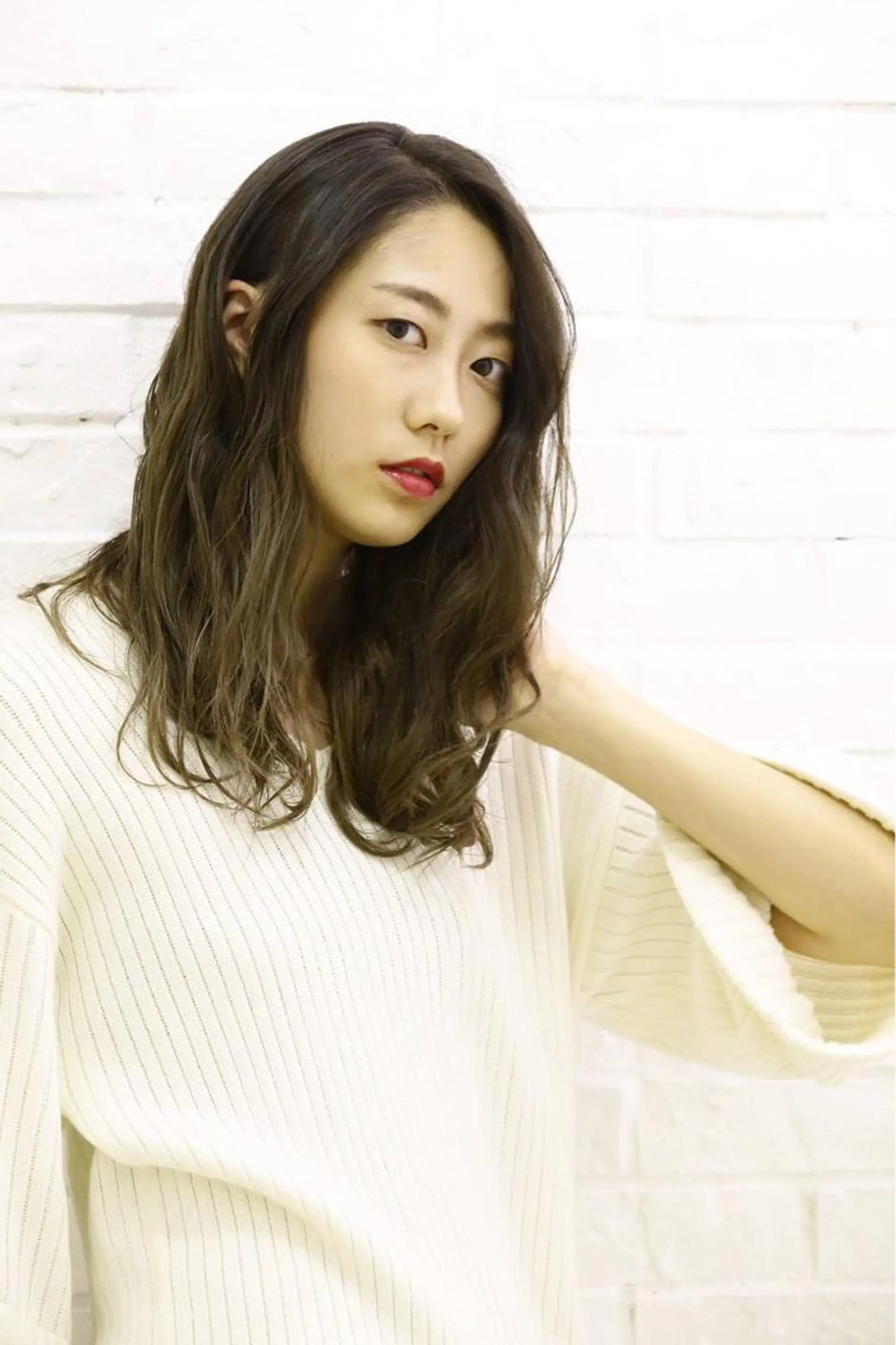 セミロング カラー パーマ u hair所属・こばやし ももこのヘアスタイル