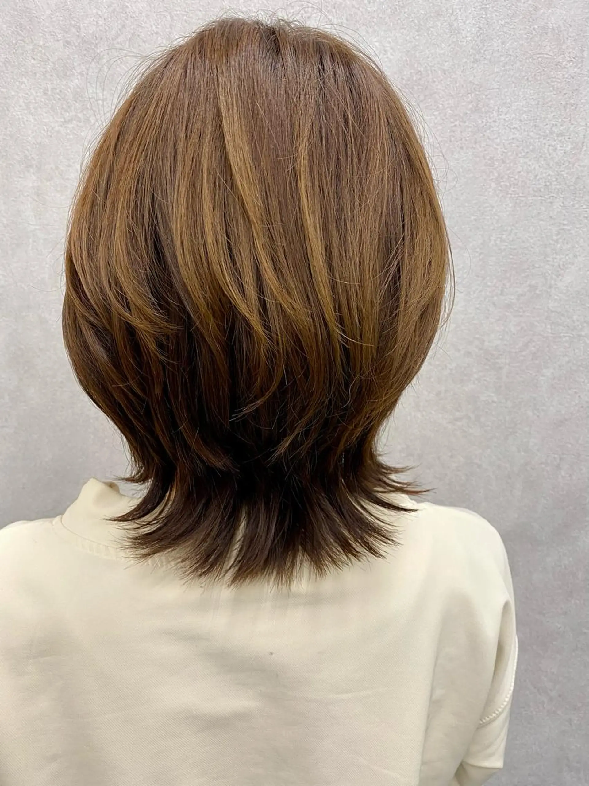 ミディアム くびれヘア ウルフカット カット tetote天王寺店所属・SHOTA 大人ショートのヘアスタイル