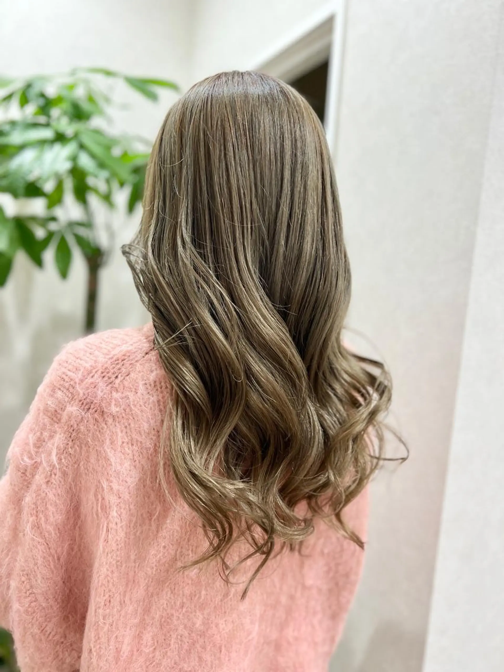 ロング カラー グレージュ 🍇おぐら めぐみ🍇のヘアスタイル