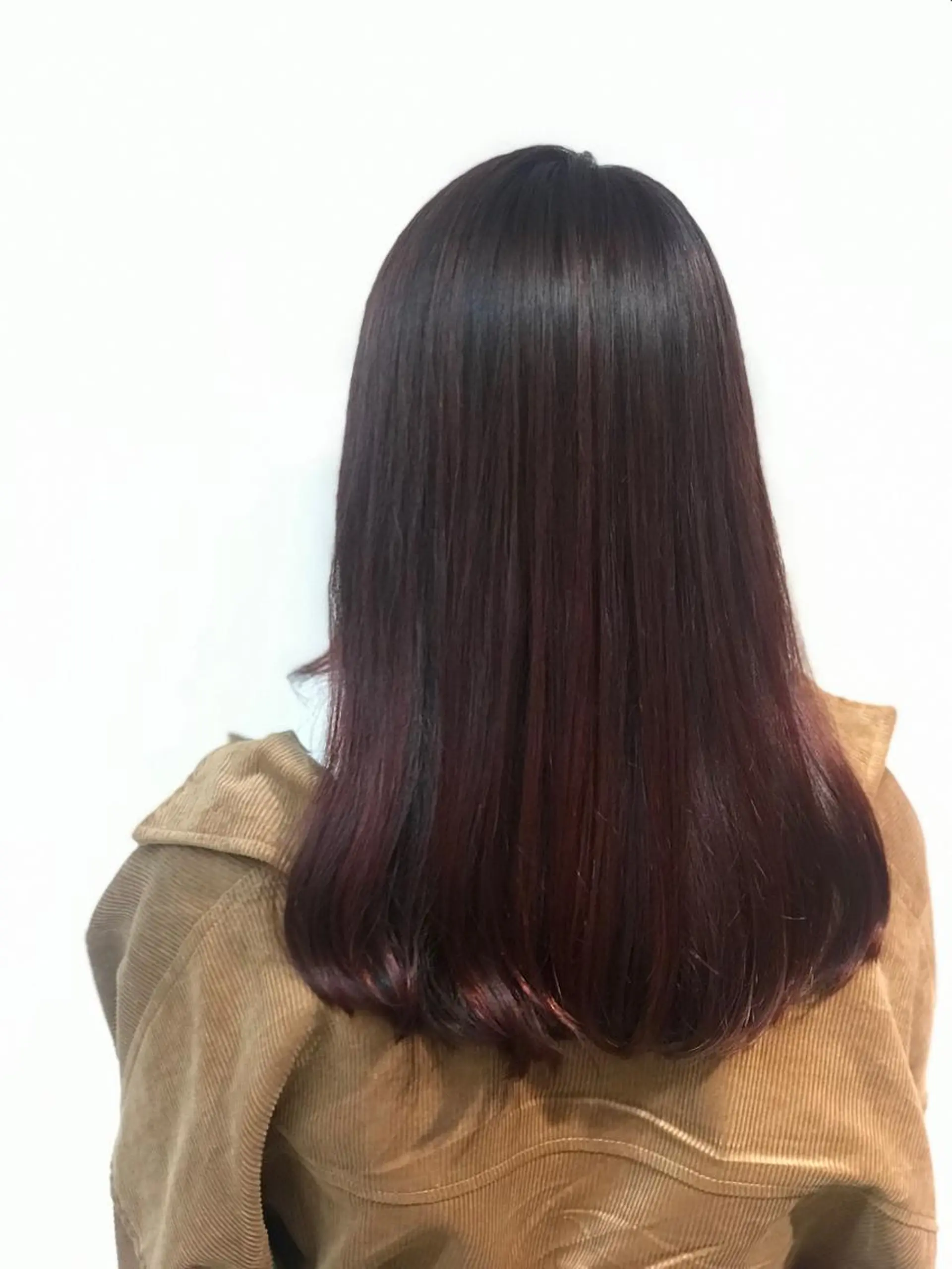 セミロング カラー ブリーチ イルミナカラー 岡本 拓朗のヘアスタイル