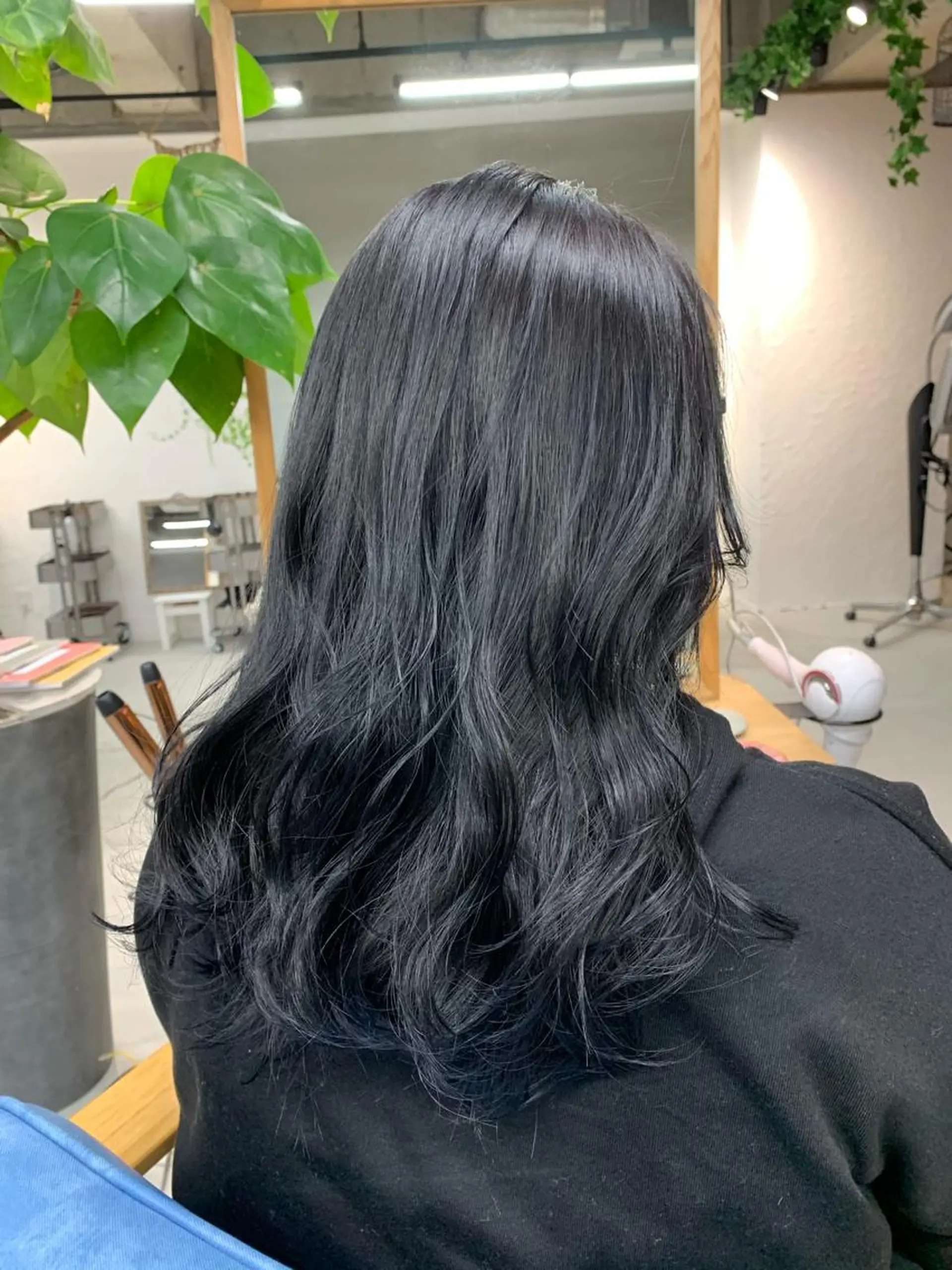 セミロング momo 岡崎のヘアスタイル