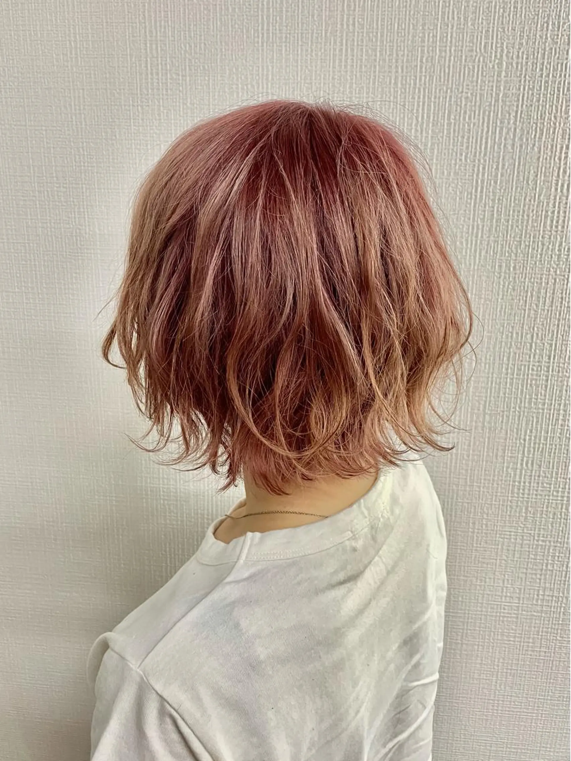 ショート カラー ヘアアレンジ ベージュカラー ブリーチ ピンクカラー ピンクベージュ 💎ケアブリーチ💎 ✂︎Raia✂︎‬のヘアスタイル