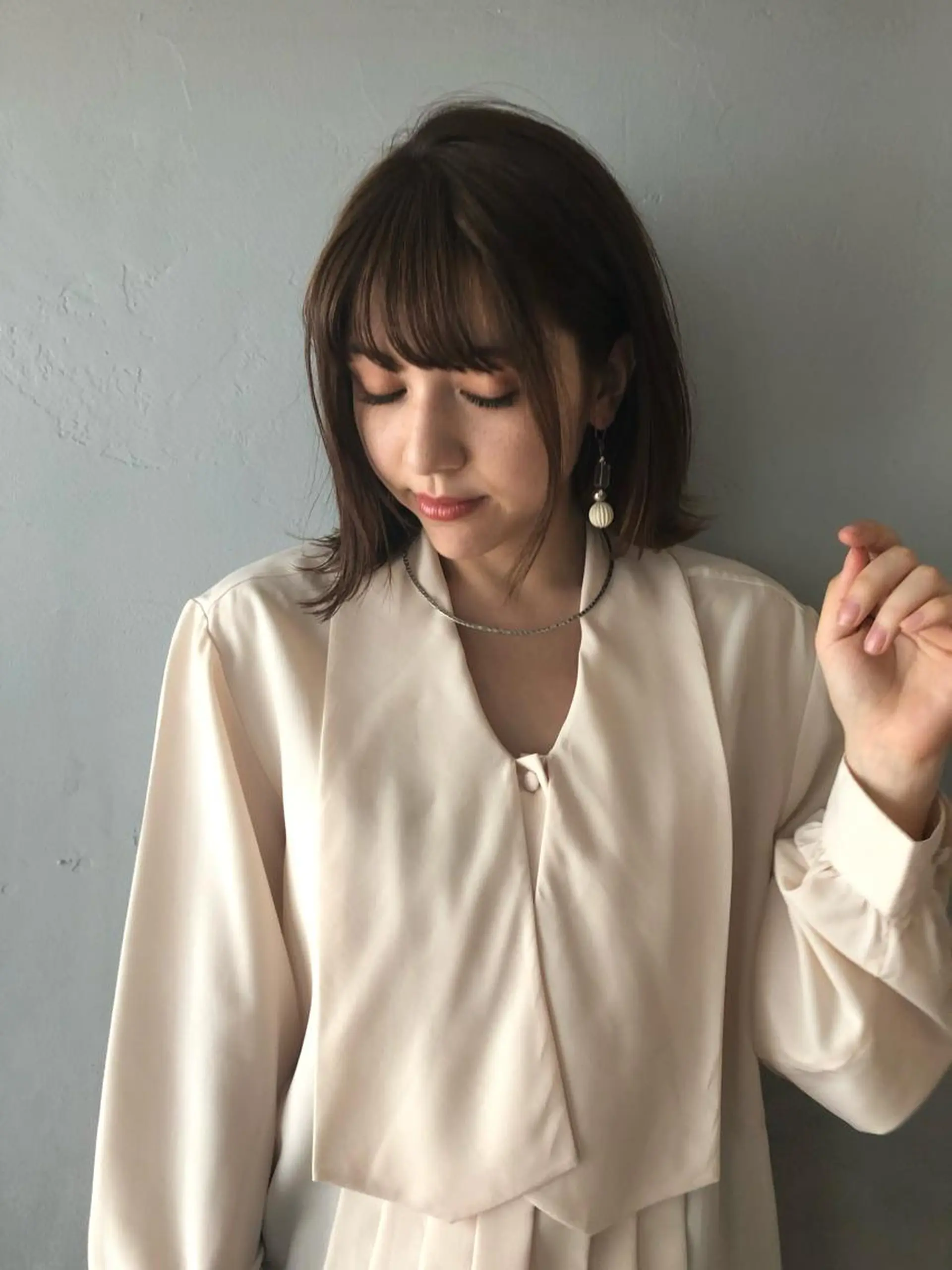 ミディアム カラー IVORY.所属・🟩くすみベージュ/ ショート/ボブ/大司のヘアスタイル