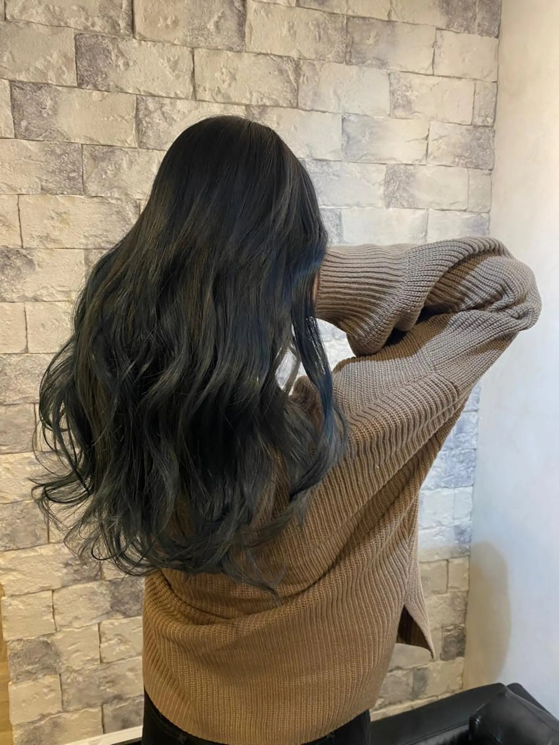 ロング カラー アディクシーカラー バレイヤージュ 黒髪 ブリーチ ケアブリーチ カット ヘアカラー トリートメント ヘッドスパ AUBE HAIRazul吉祥寺所属・髪質改善✨幹細胞✨ ウルツヤ🌈清水　祥のヘアスタイル