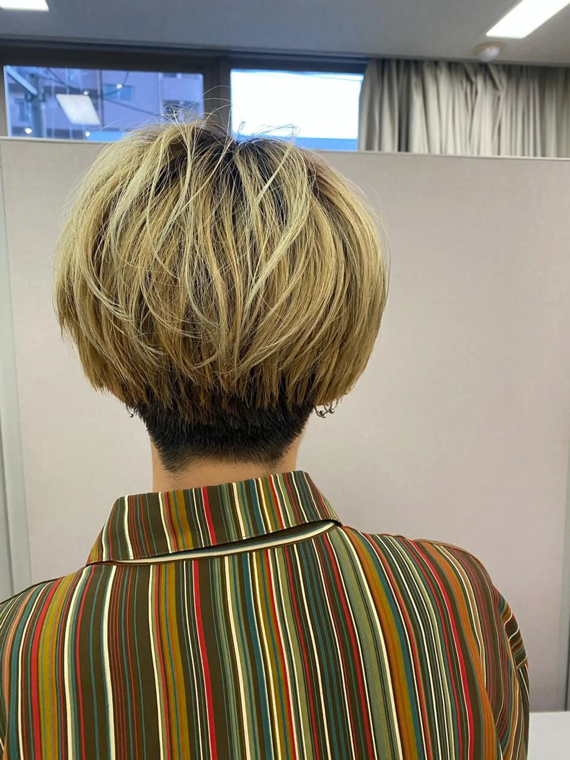 ショート カラー ベリーショート ショートヘア DEEokazaki kobayashiのヘアスタイル