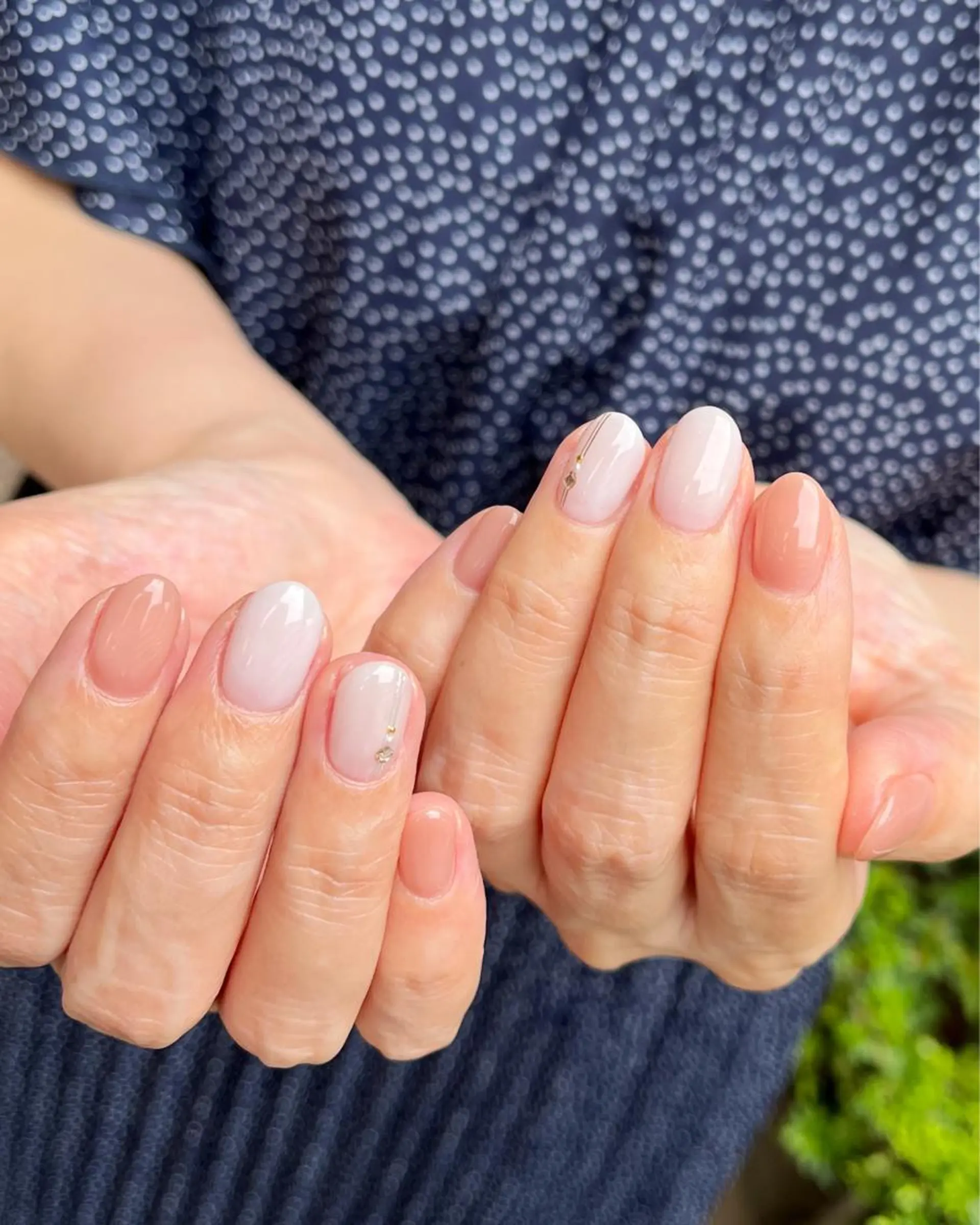 ネイル シンプルネイル ストーンネイル ハンドネイル Nail Rinonのネイルデザイン
