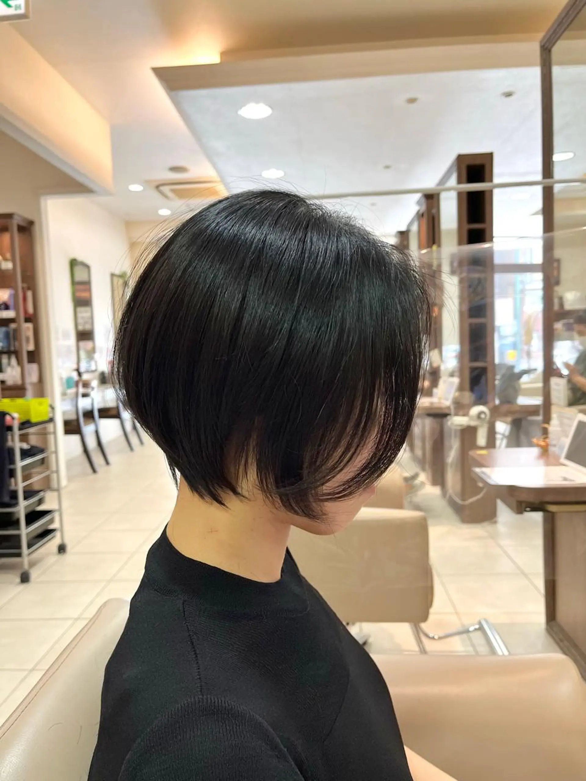 ショート ショートボブ ハンサムショート ボブ くびれヘア ハイライト カット トリートメント ✨髪質改善・縮毛矯正 専門美容室マーベルのヘアスタイル