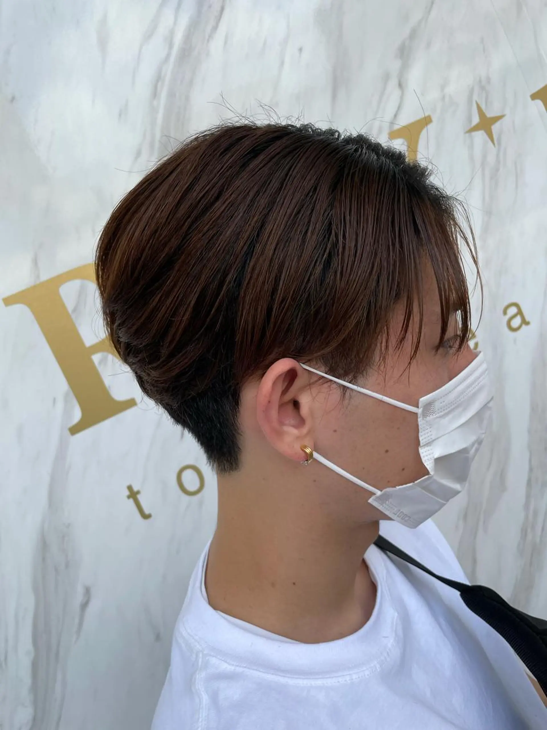 メンズ センターパート 刈り上げ カット 本田 卓也のヘアスタイル
