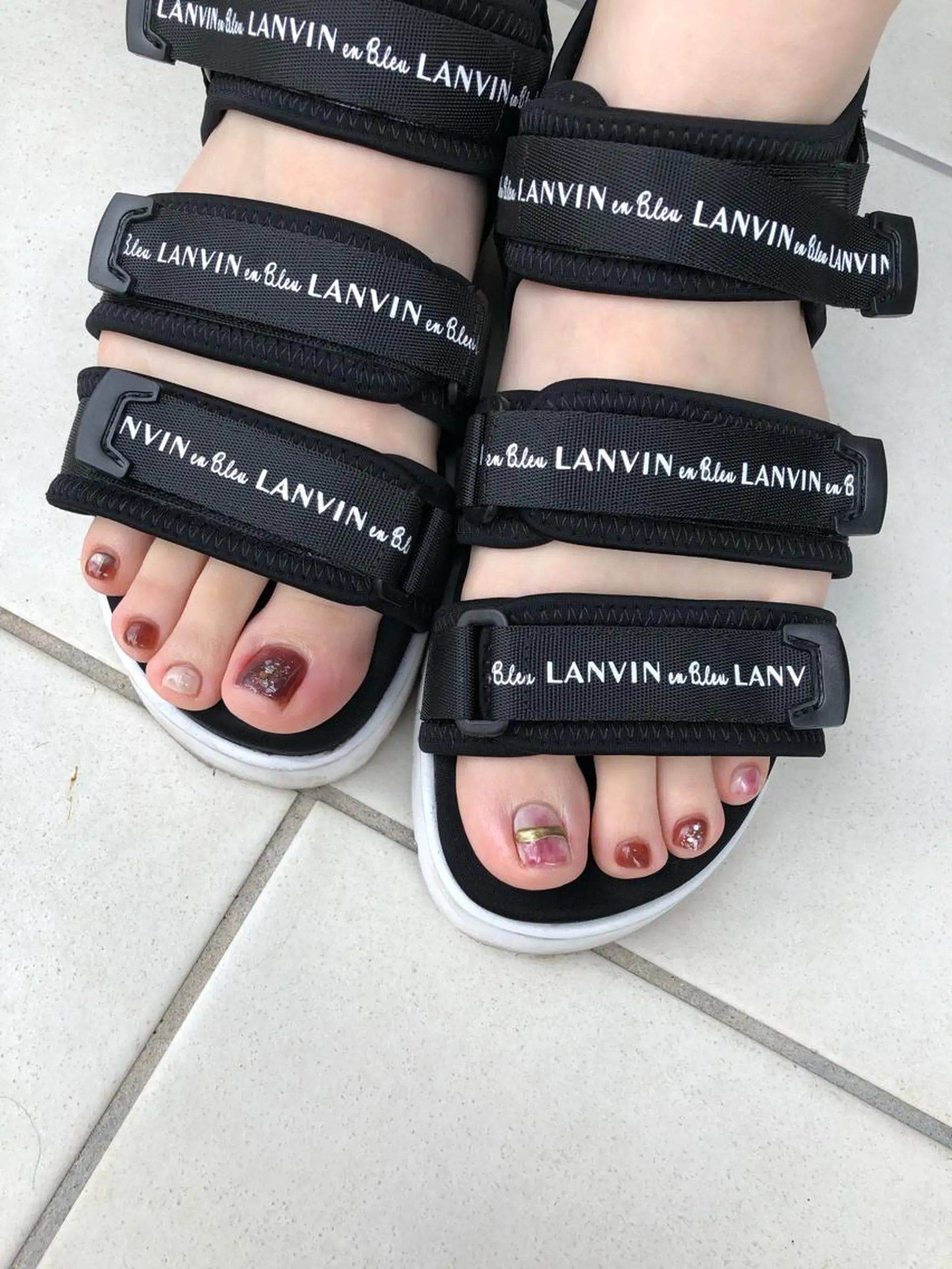 ネイル フットネイル émus nail Mamiのネイルデザイン