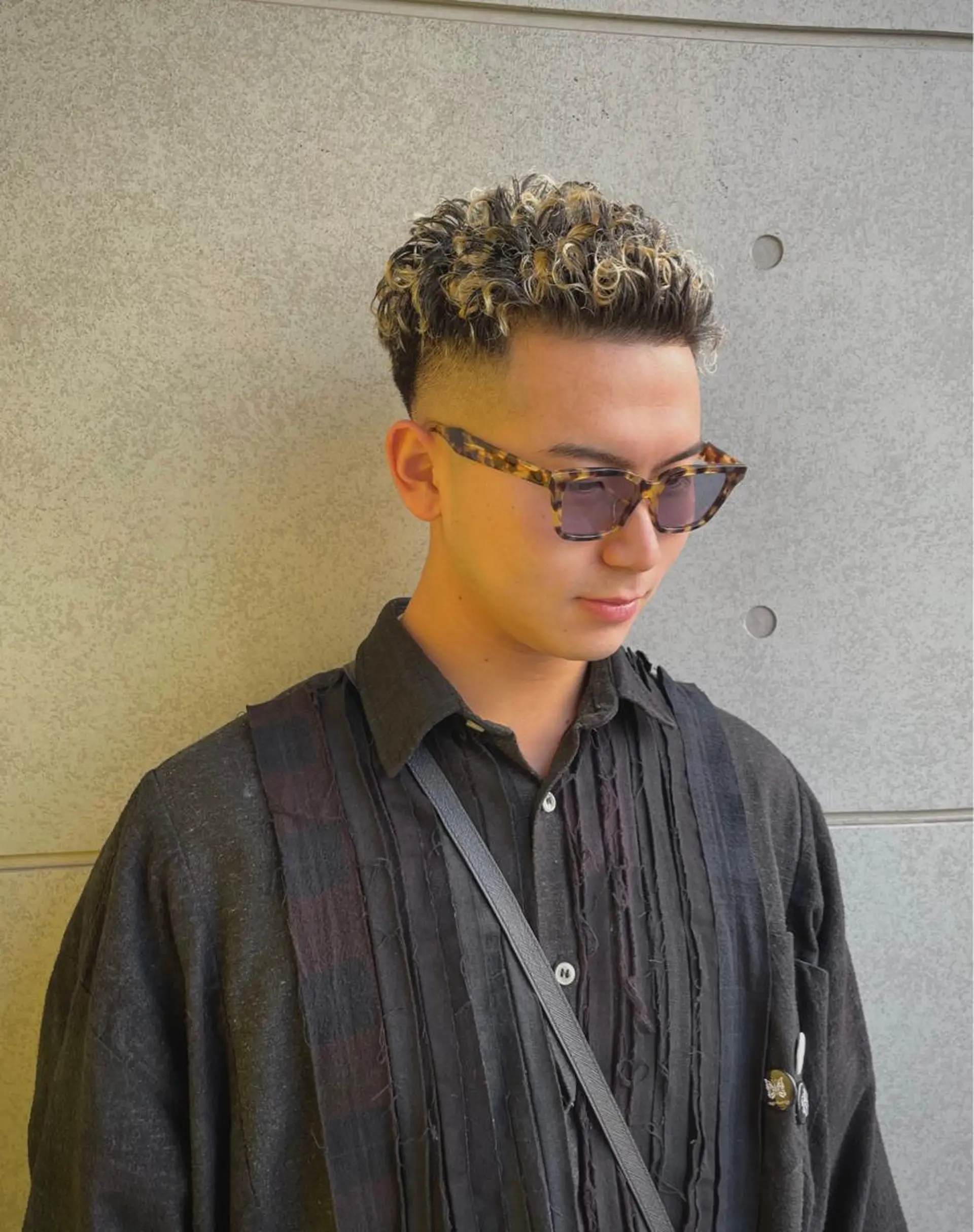 ショート パーマ メンズ メンズブリーチ メンズパーマ 刈り上げ Hair SENSE 平井【ヘアーセンス】所属・Ikeda Uのヘアスタイル