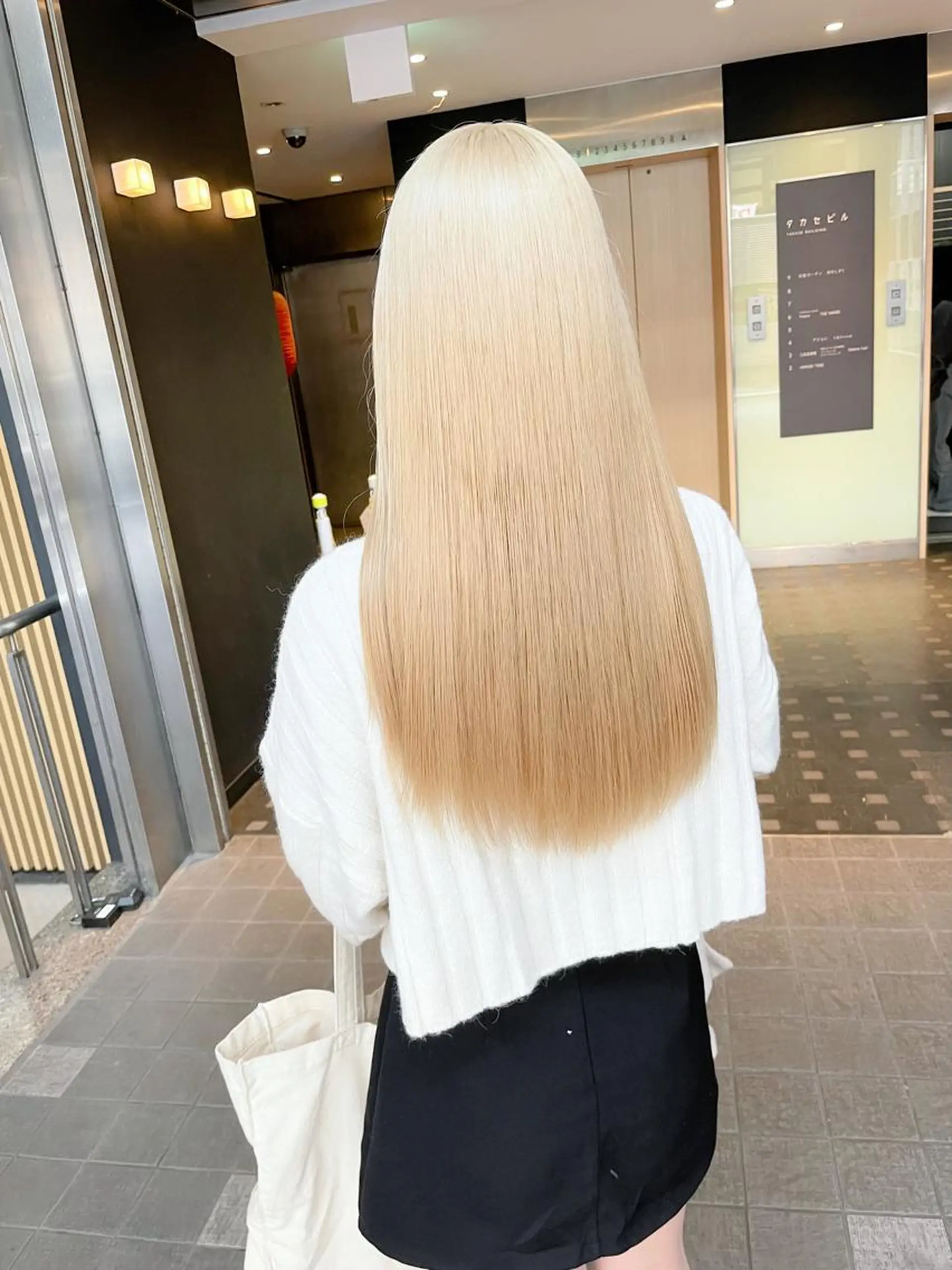 ロング ヘアカラー KEN TAのヘアスタイル