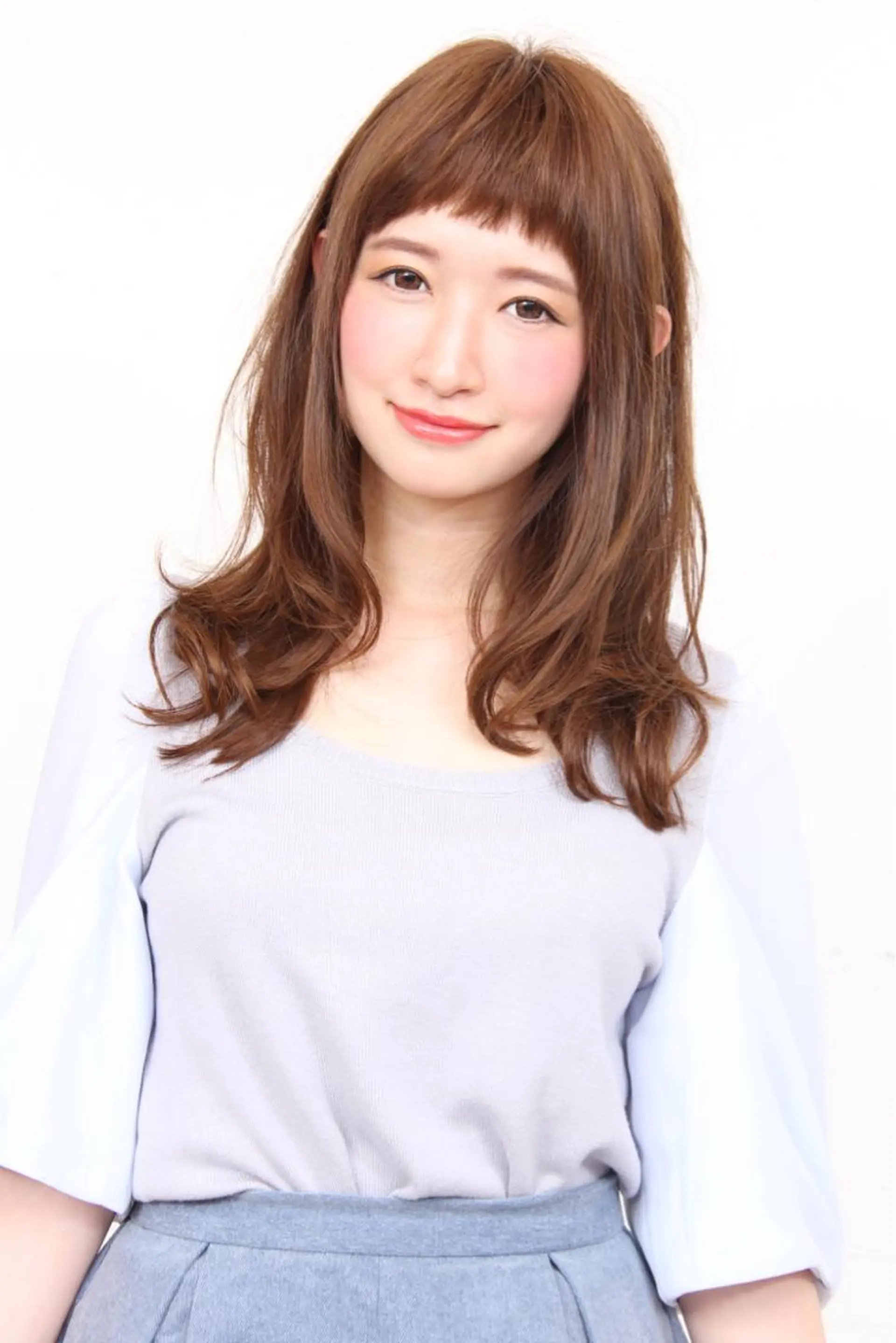 ミディアム セミロング カラー パーマ オン眉 青木 茂樹⭐️ 透明感カラーのヘアスタイル