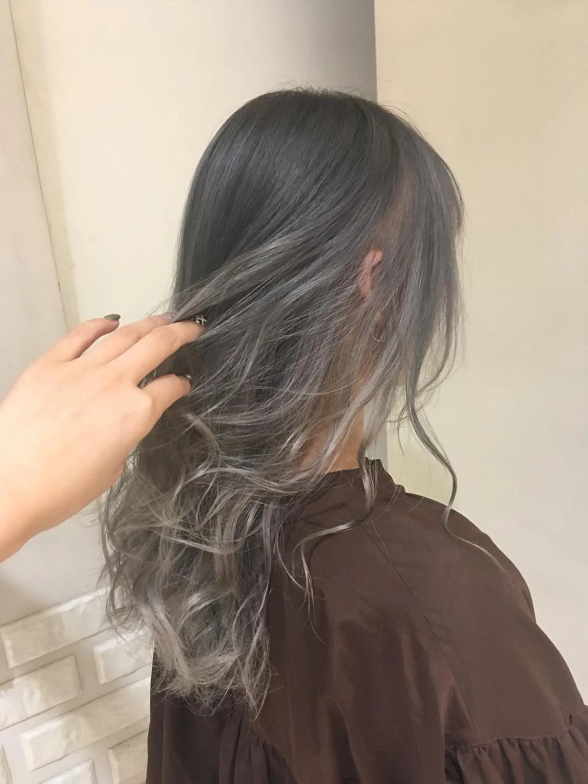 ロング カラー デザインカラー インナーカラー 農添 杏のヘアスタイル