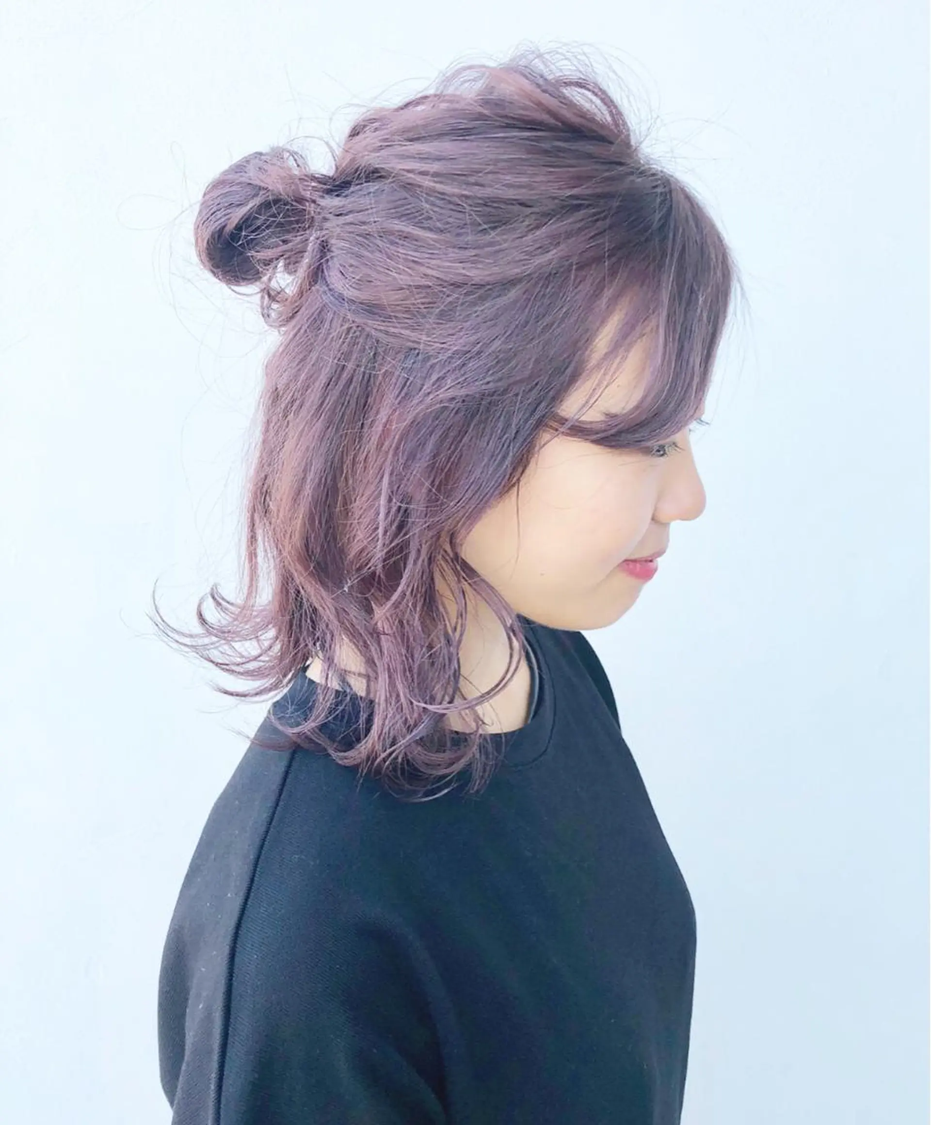 ミディアム カラー 透明感カラー ラベンダーカラー ラベンダーピンク ピンクカラー カット ヘアカラー パーマ 岩田 萌那のヘアスタイル