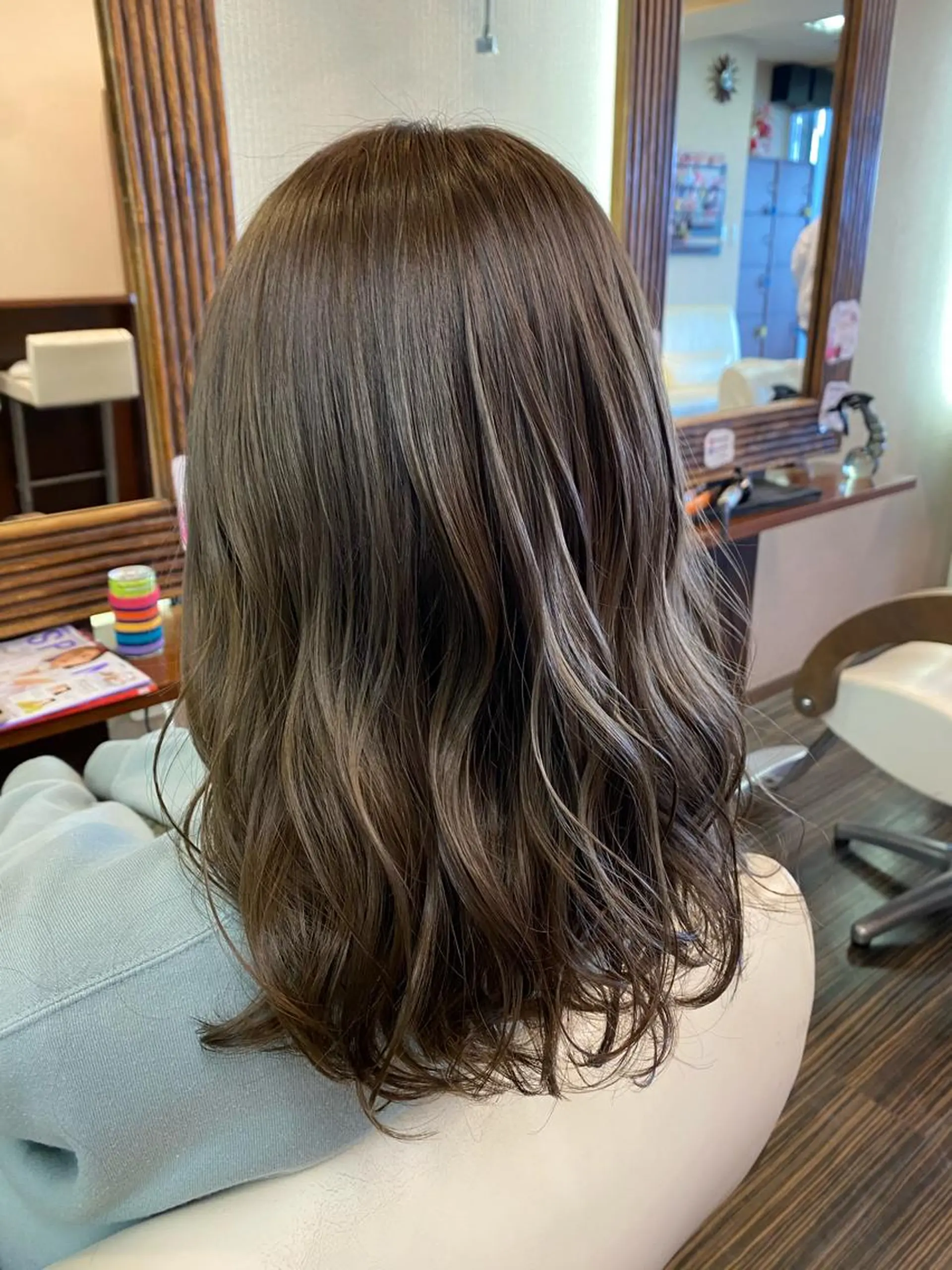 ミディアム カラー ヘアアレンジ カット ヘアカラー トリートメント 加藤 瑠美のヘアスタイル