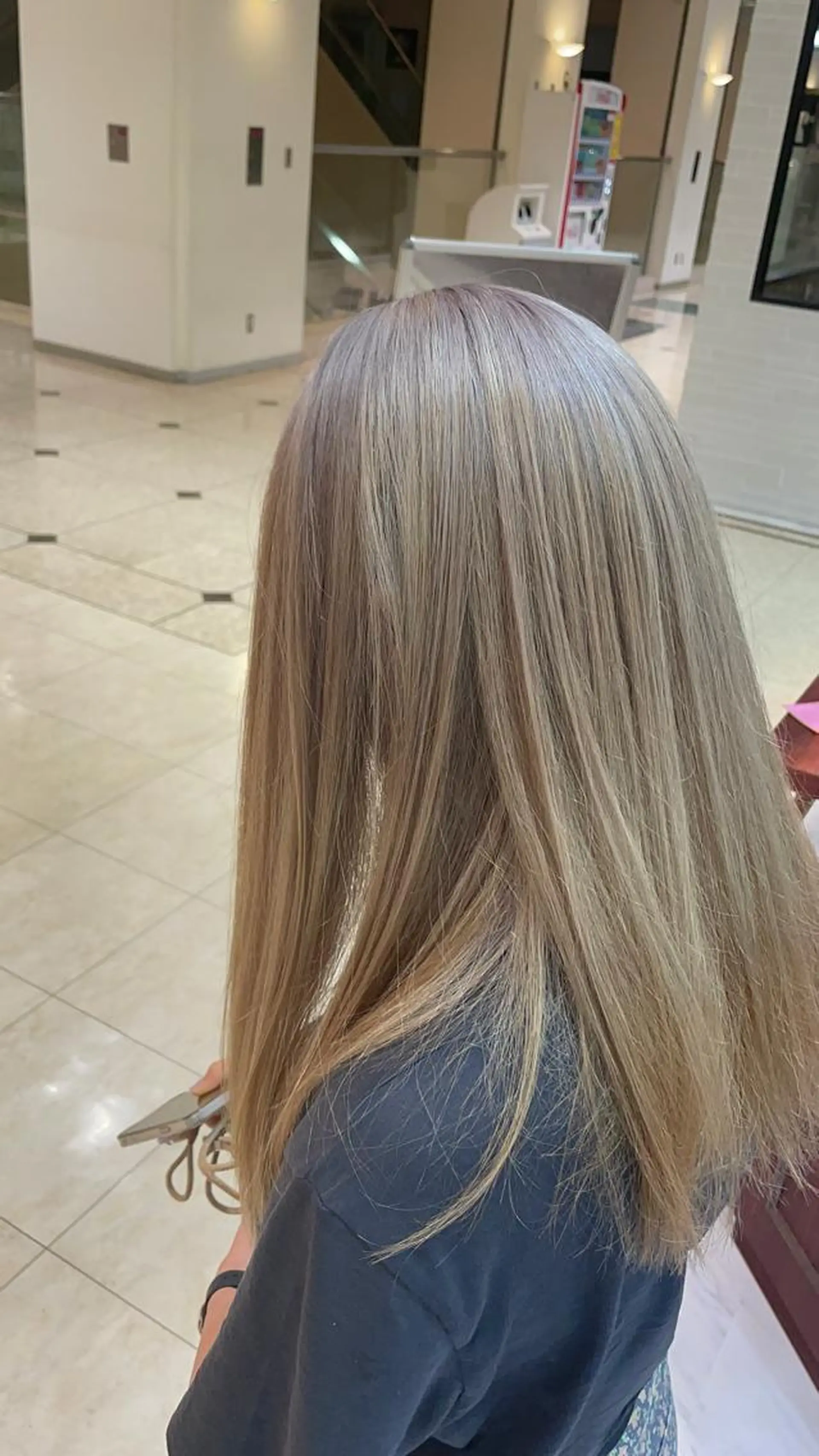 セミロング あんどう ゆうかのヘアスタイル