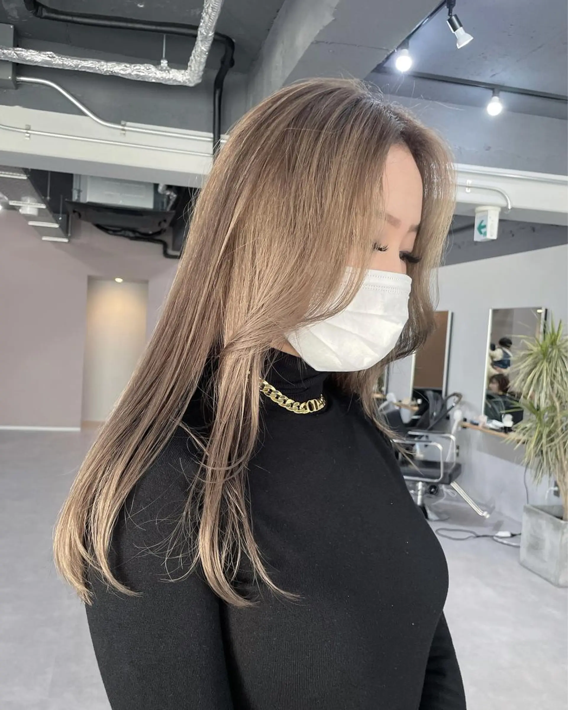 ロング カラー ヘアカラー ミルクティーベージュ ❤︎レイヤー　MIAのヘアスタイル