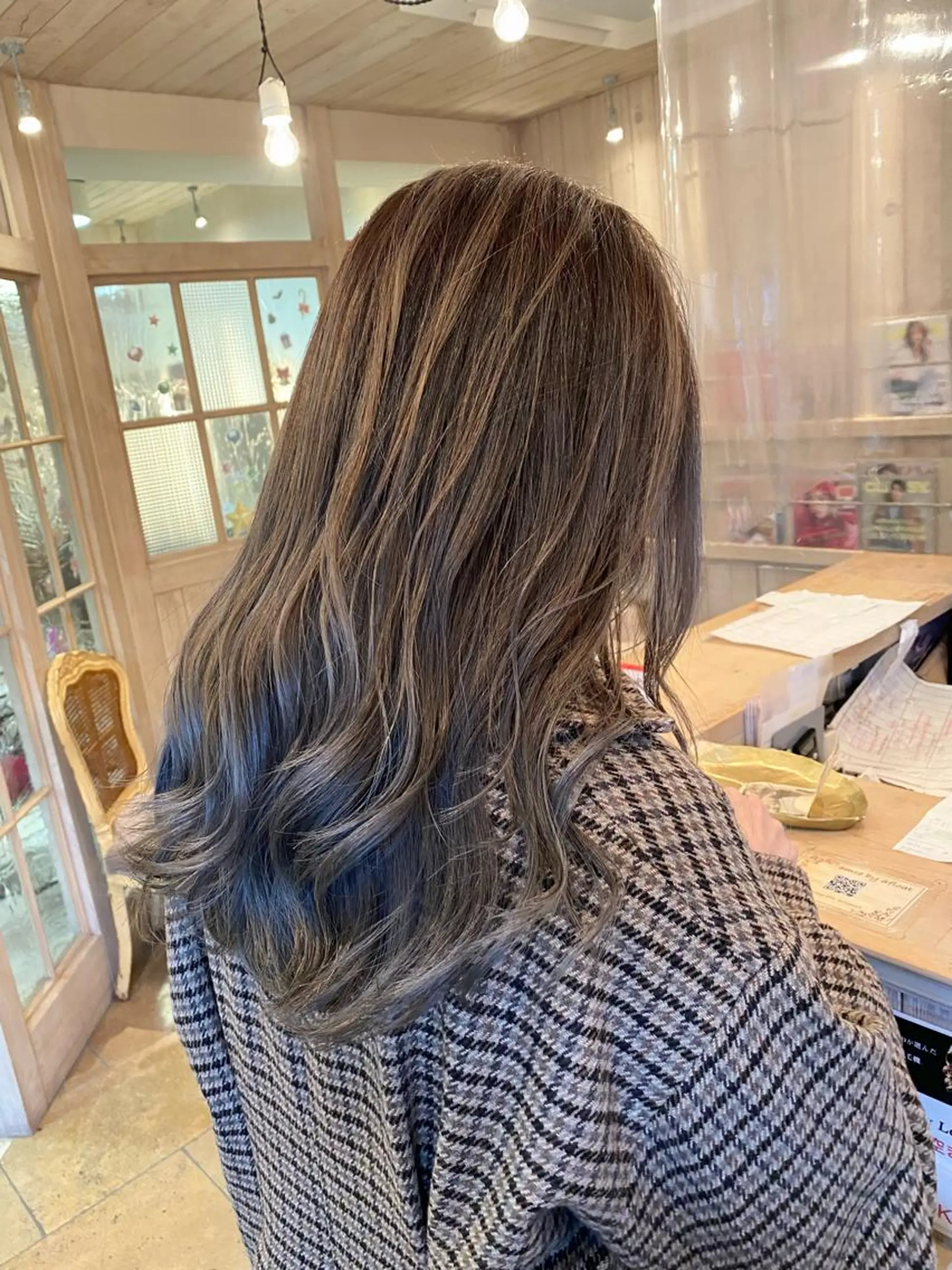 ロング カラー グレージュ ハイライトカラー ハイライト 森 早希絵のヘアスタイル