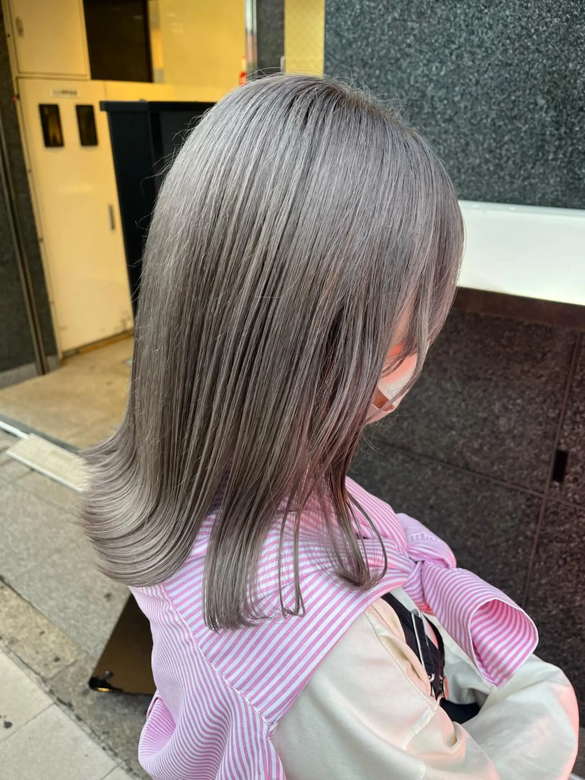ミディアム アッシュ カット ヘアカラー トリートメント ヘアセット 韓国/インナーカラー 🍑YUI🍑のヘアスタイル