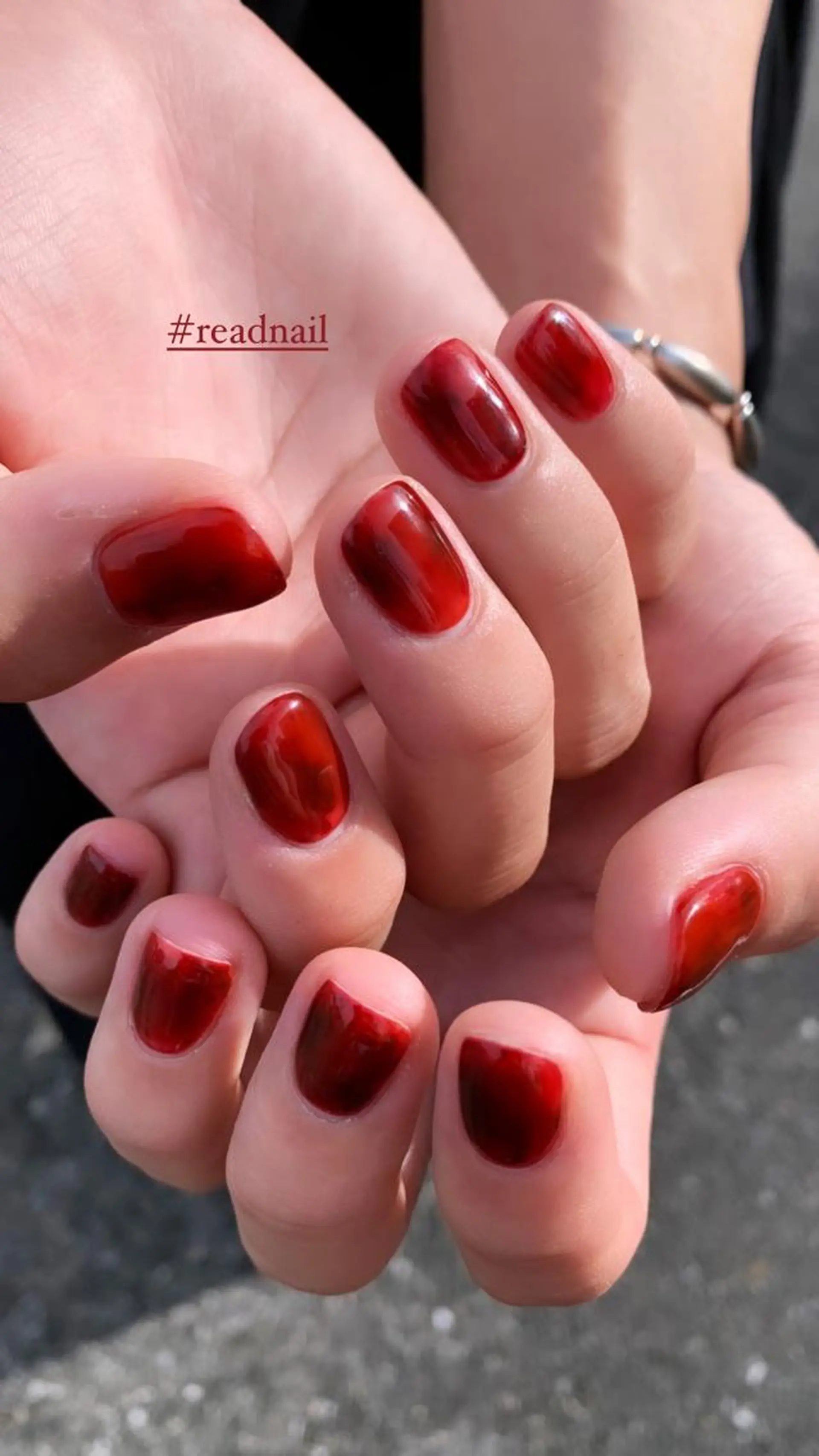 ネイル メンズネイル 赤色 ハンドネイル 佐藤 穂乃香のネイルデザイン