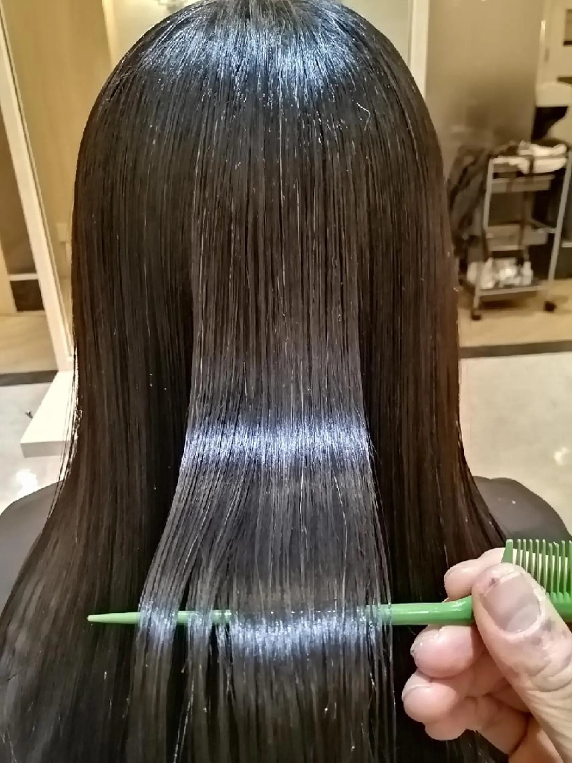 セミロング 髪質改善 縮毛矯正 トリートメント Avalon所属・Hiroshi ヒロシのヘアスタイル