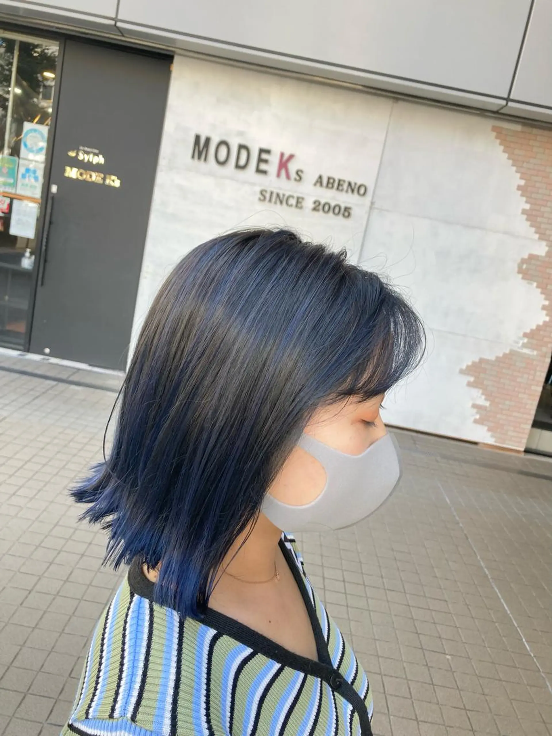 ミディアム カラー ブルーカラー ハイライトカラー ネイビーカラー ハイライト カット ヘッドスパ SHAFT Ieiriのヘアスタイル