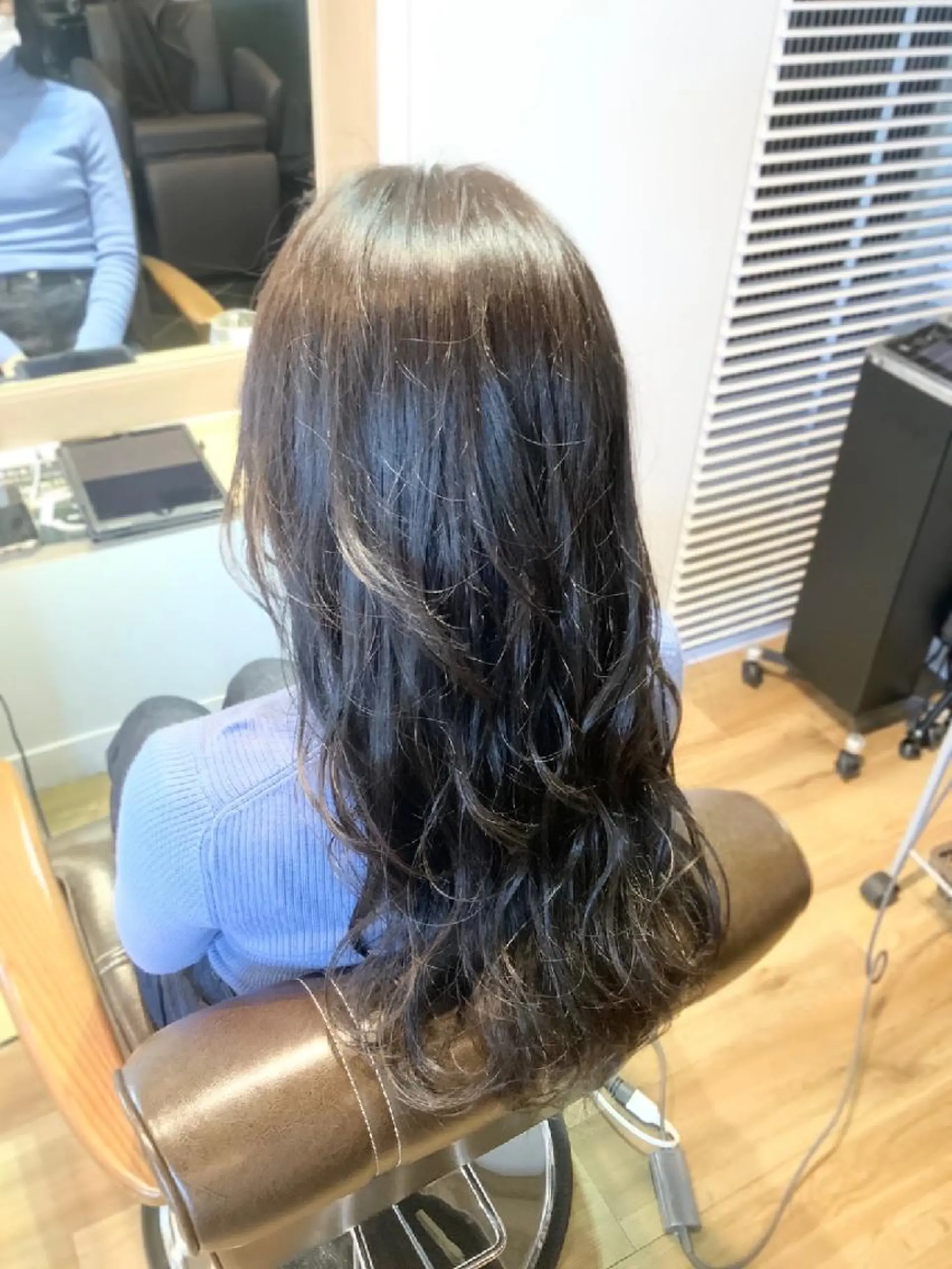 カラー ロング グレージュ ヘアカラー トリートメント 堀 望美のヘアスタイル